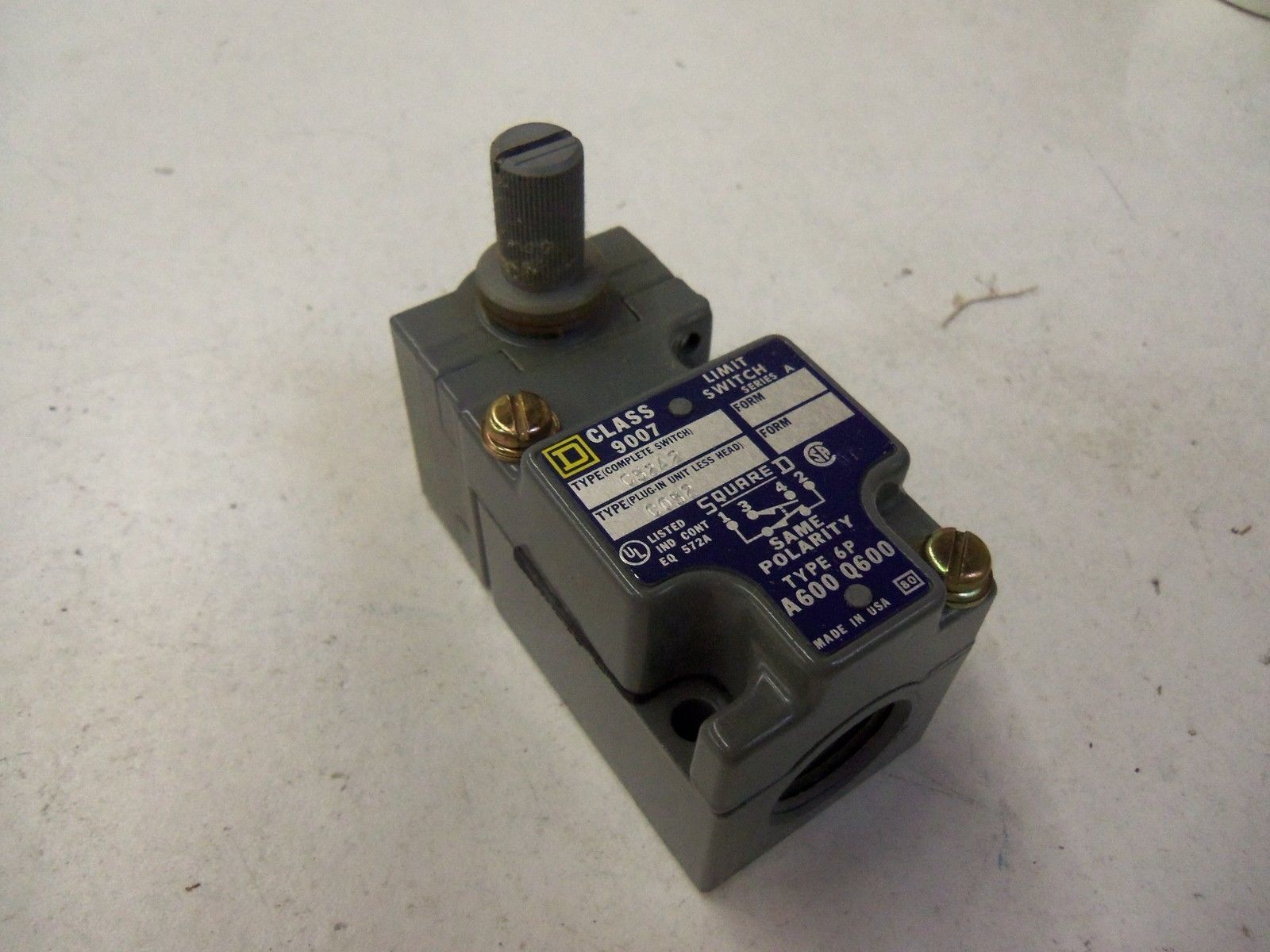 SQUARE D LIMIT SWITCH 9007-C52A2 *NEW IN BOX*