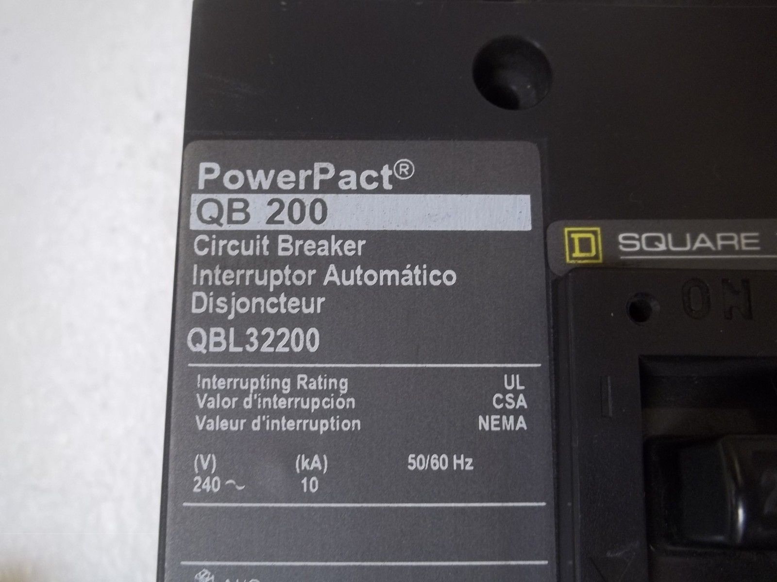 SQUARE D QBL32200 CIRCUIT BREAKER *USED*