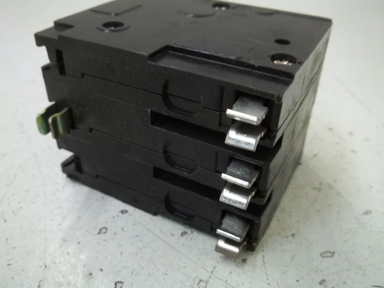 SQUARE D QO320 CIRCUIT BREAKER 20A *NEW IN BOX*