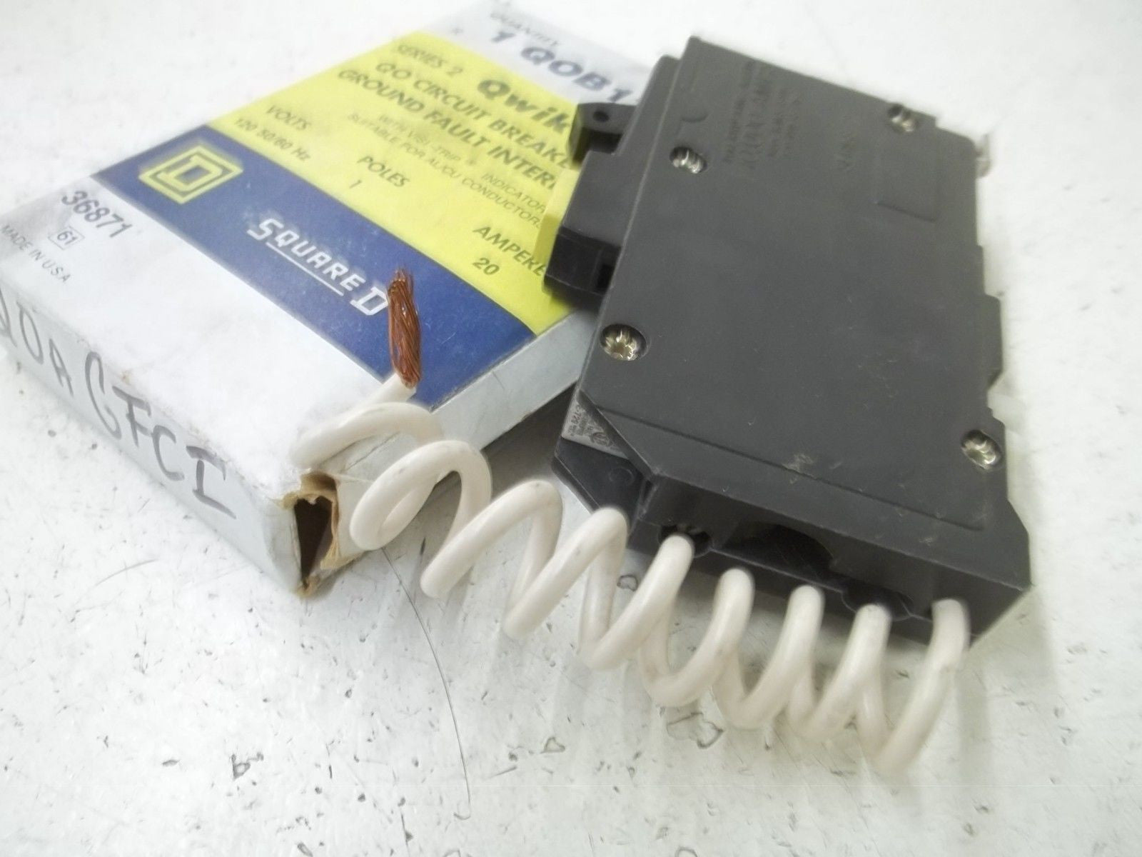 SQUARE D QOB120GFI CIRCUIT BREAKER 20A *NEW IN BOX*