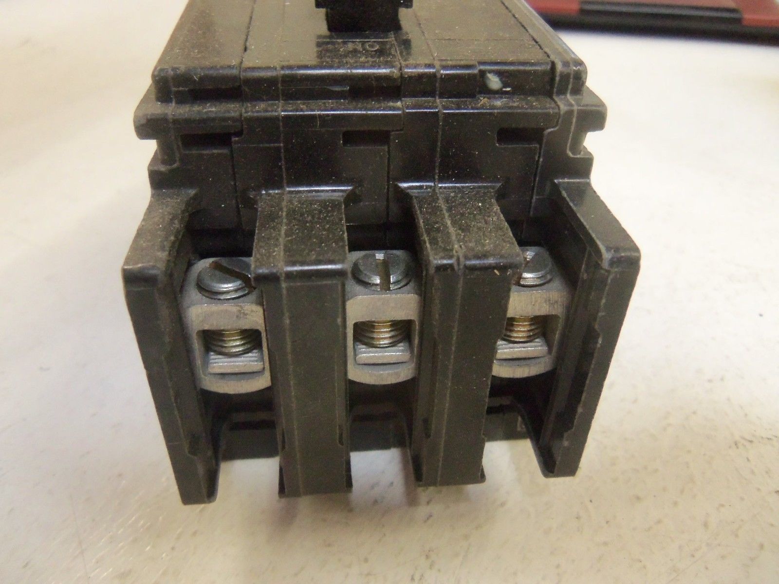 SQUARE D QOU315 CIRCUIT BREAKER *NEW IN BOX*