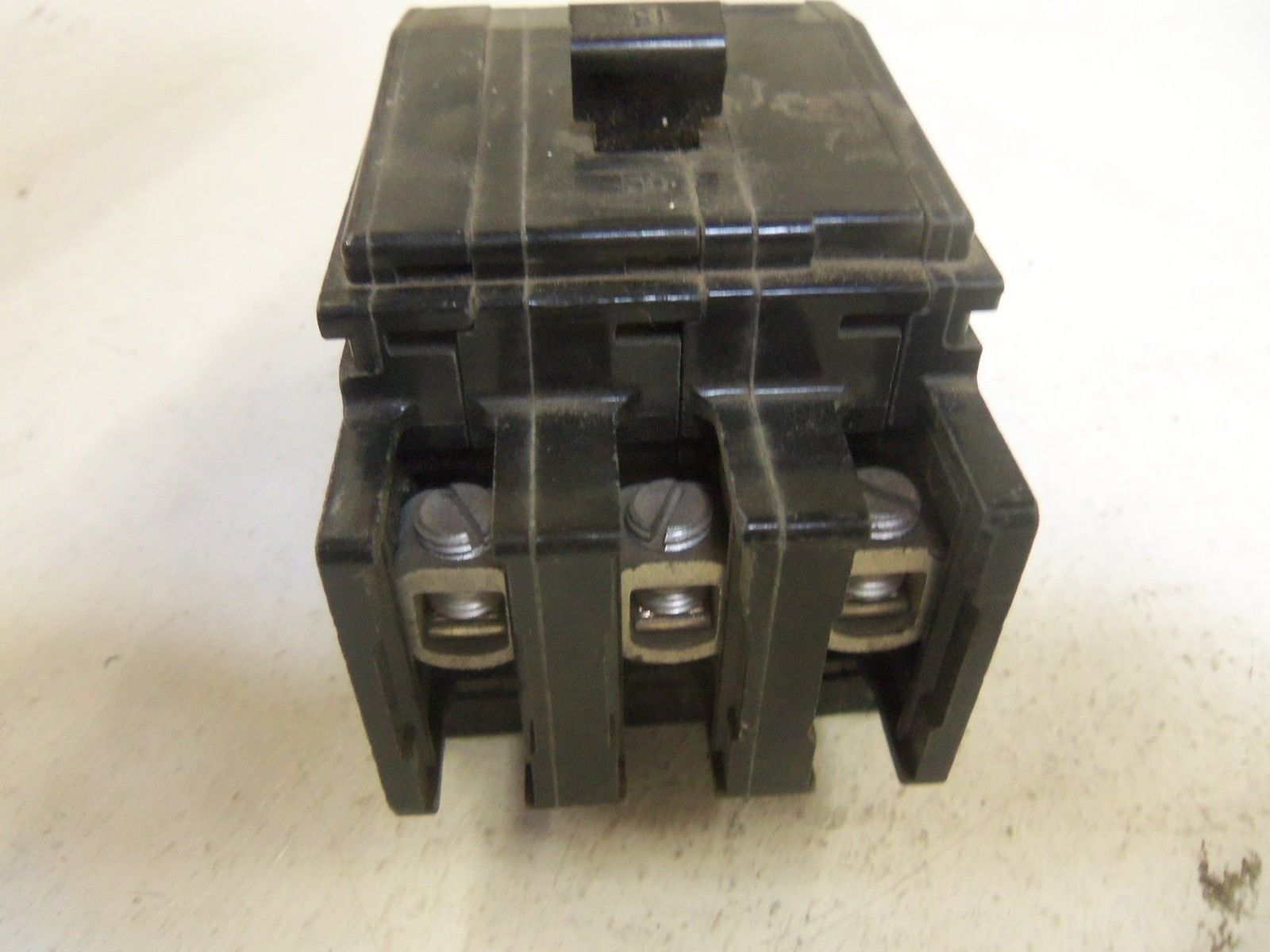 SQUARE D QOU315 CIRCUIT BREAKER *USED*