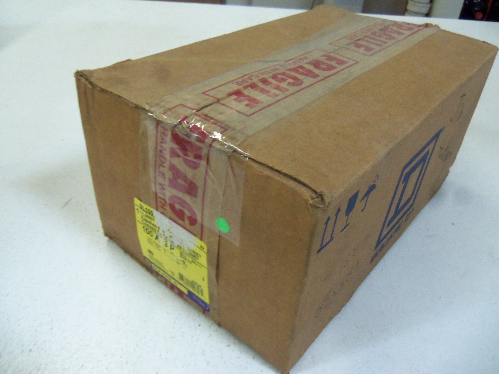 SQUARE D SL 100 A *NEW IN BOX*