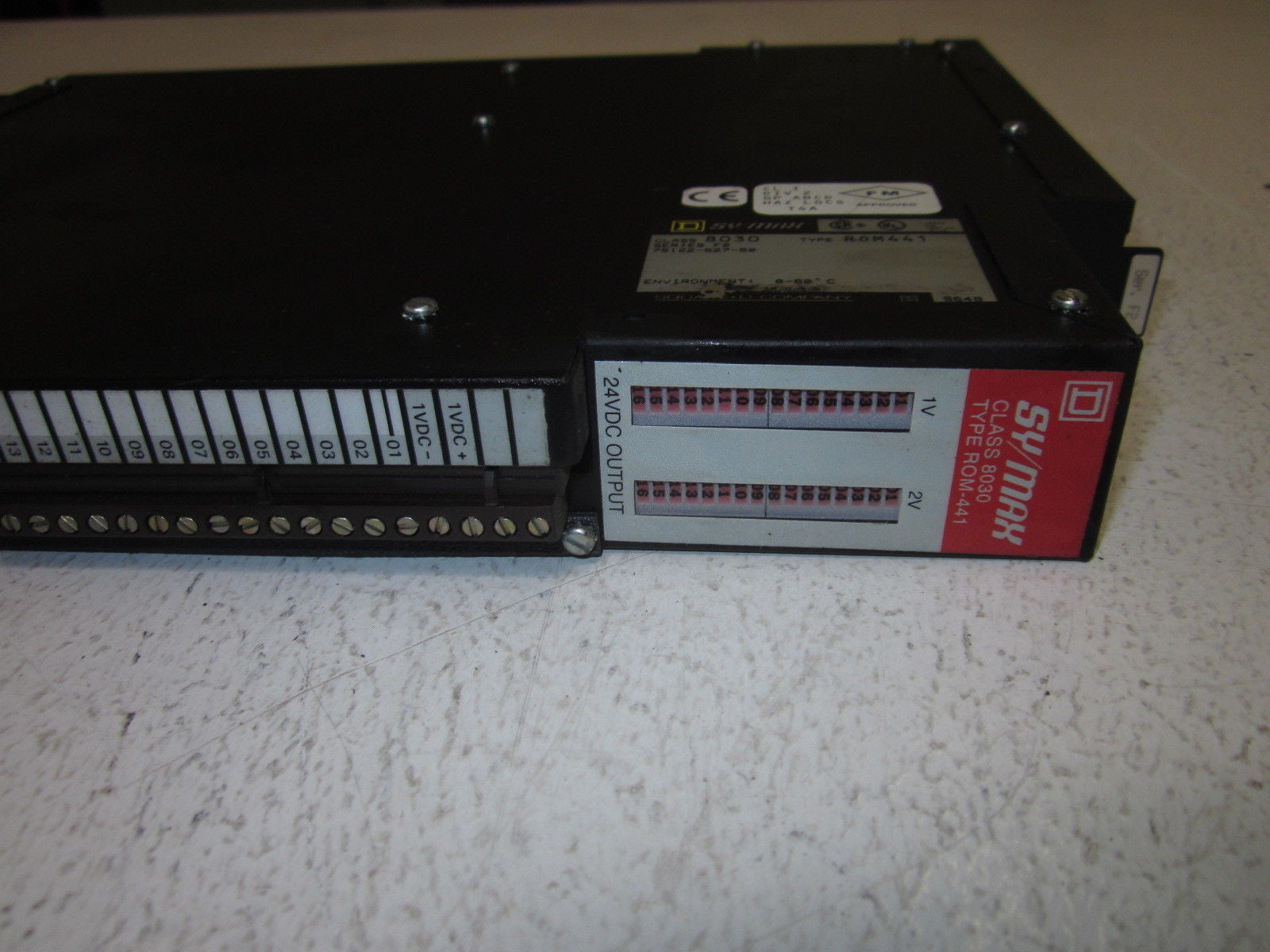 SQUARE D / SY/MAX OUT PUT MODULE  8030 ROM441 SER.F2 *USED*
