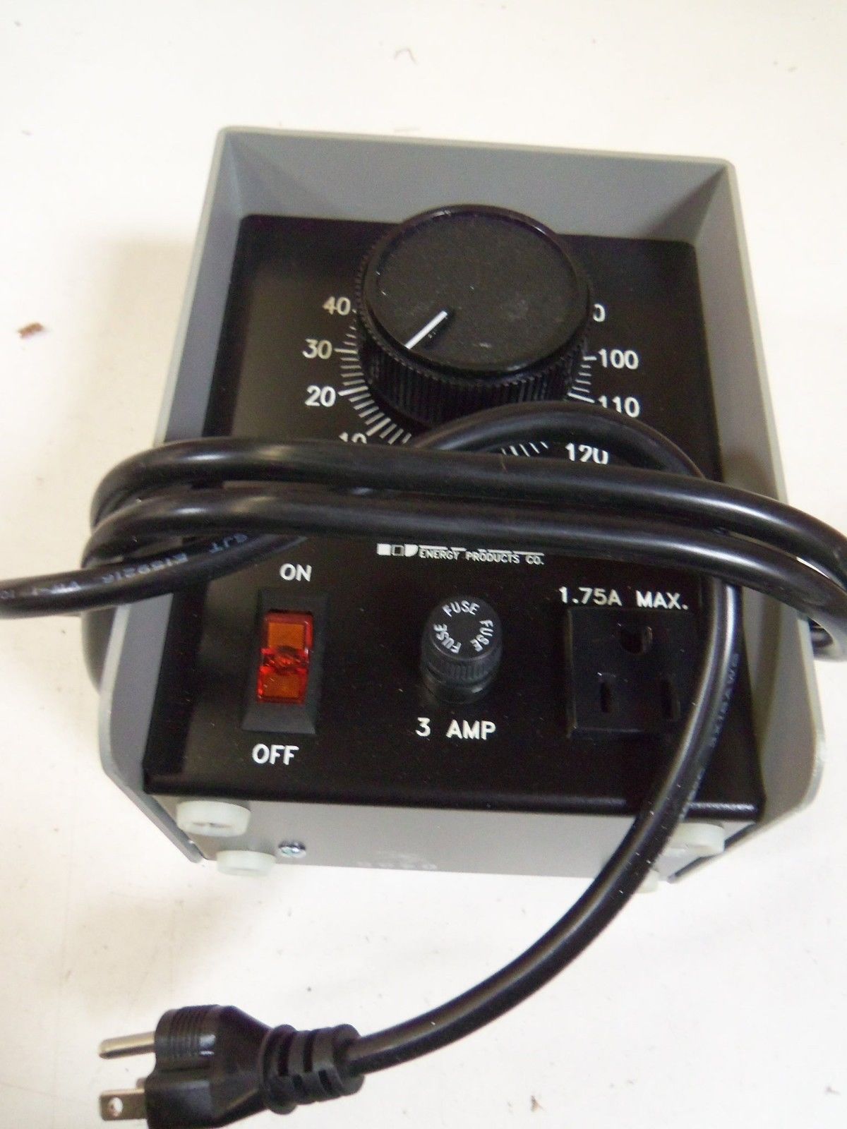 STACO ENERGY PRODUCTS CO. L221B *NEW IN BOX*