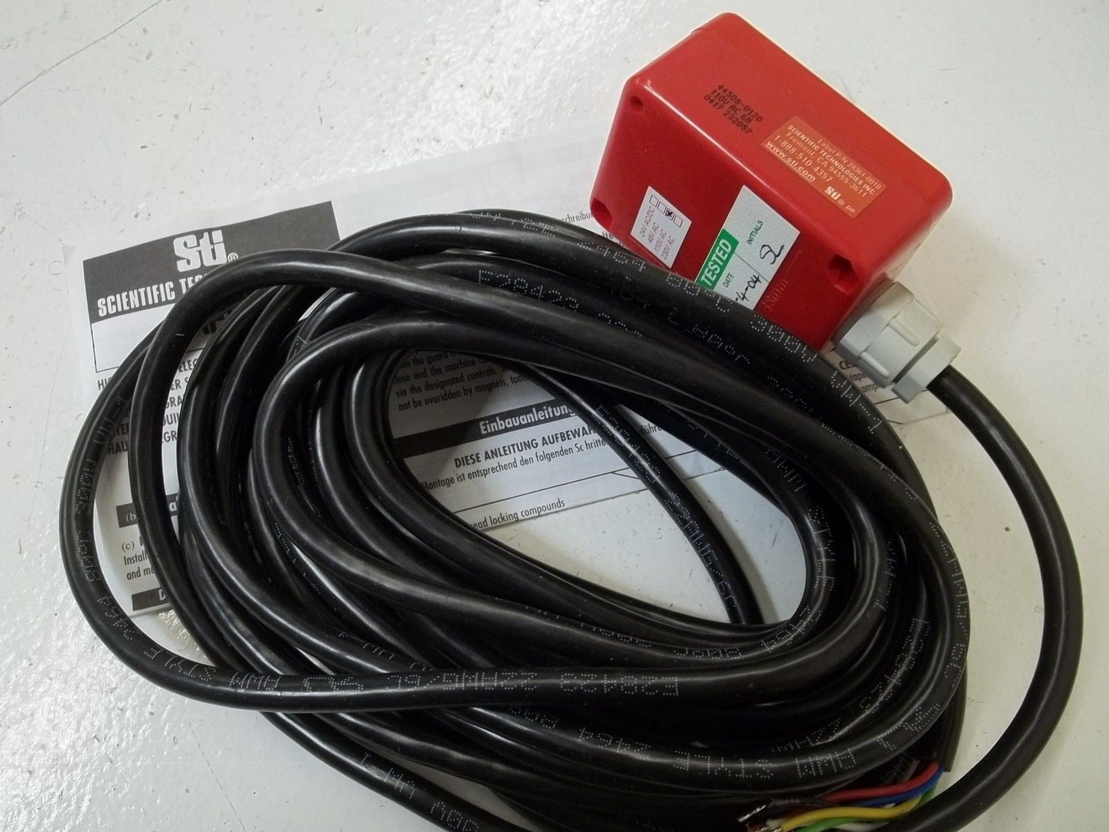 STI 44508-0120 SAFETY INTERLOCK SWITCH  *USED*