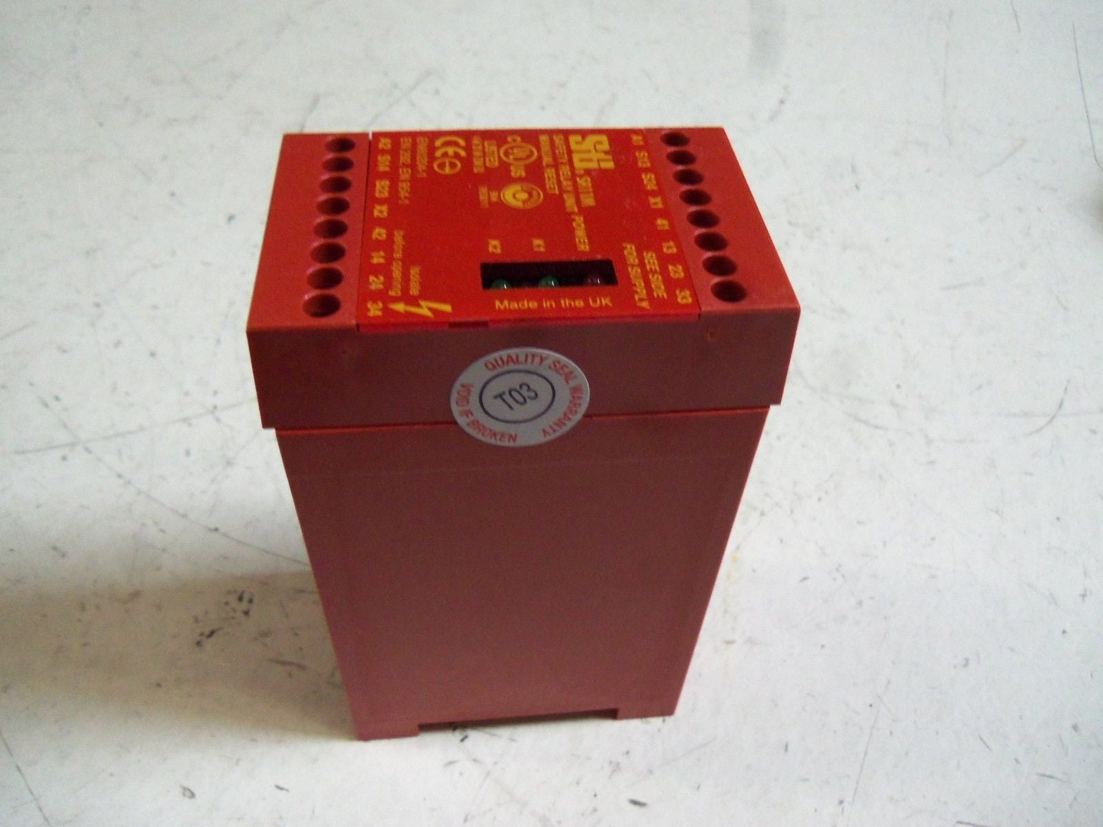 STI 44510-0450 SAFETY RELAY SR11M24 *NEW IN BOX*