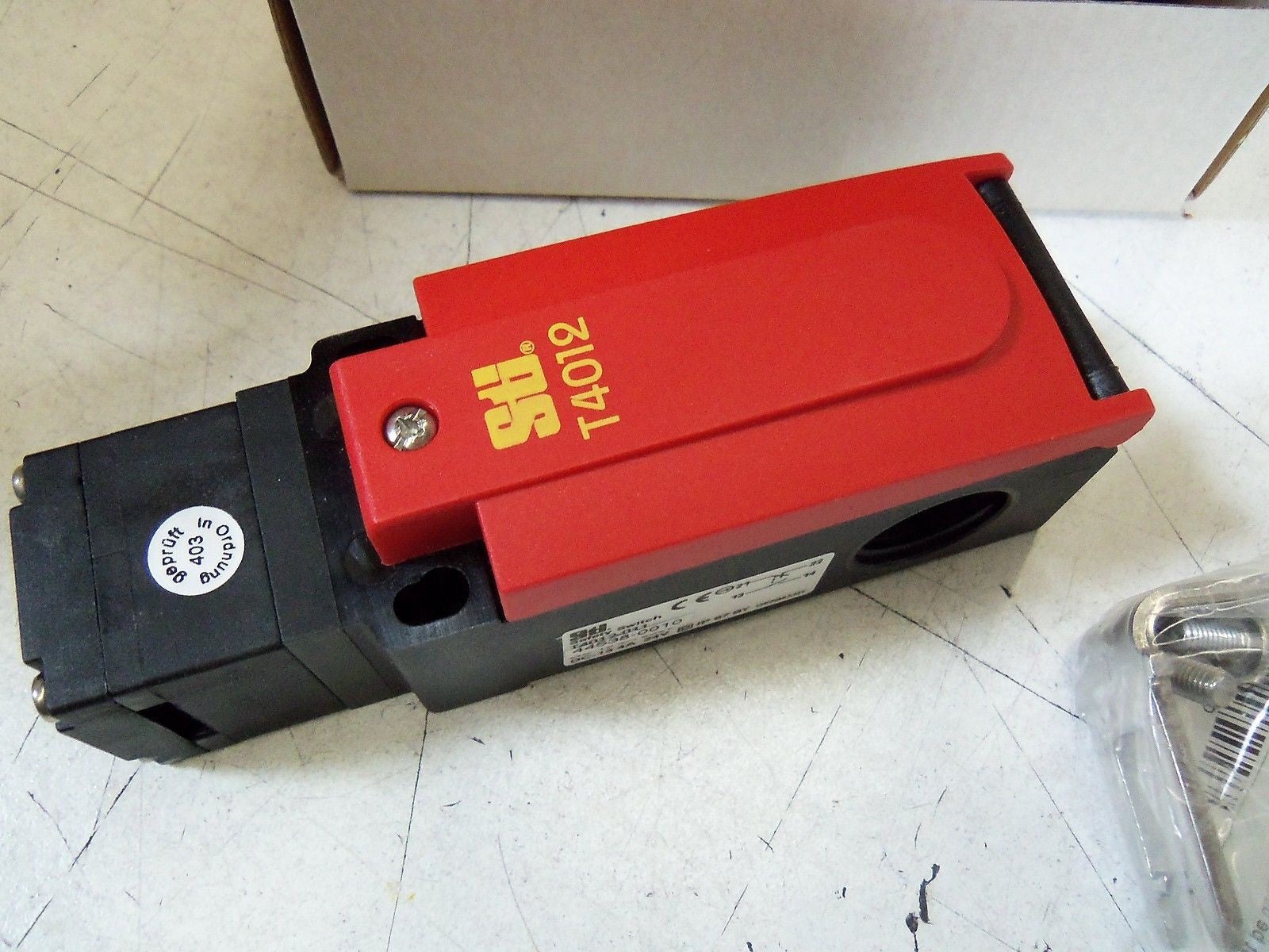 STI SAFETY INERLOCK SWITCH T4012-011 *NEW IN BOX*