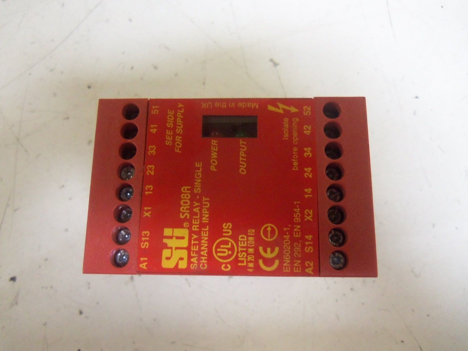 STI SR08A SAFETY RELAY *USED*