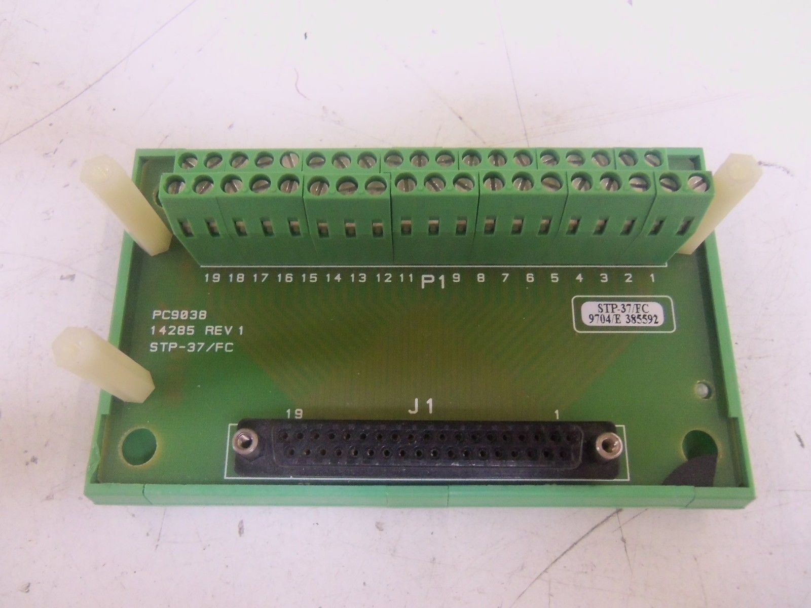 KEITHLEY STP-37/FC SCREW TERMINAL *USED*