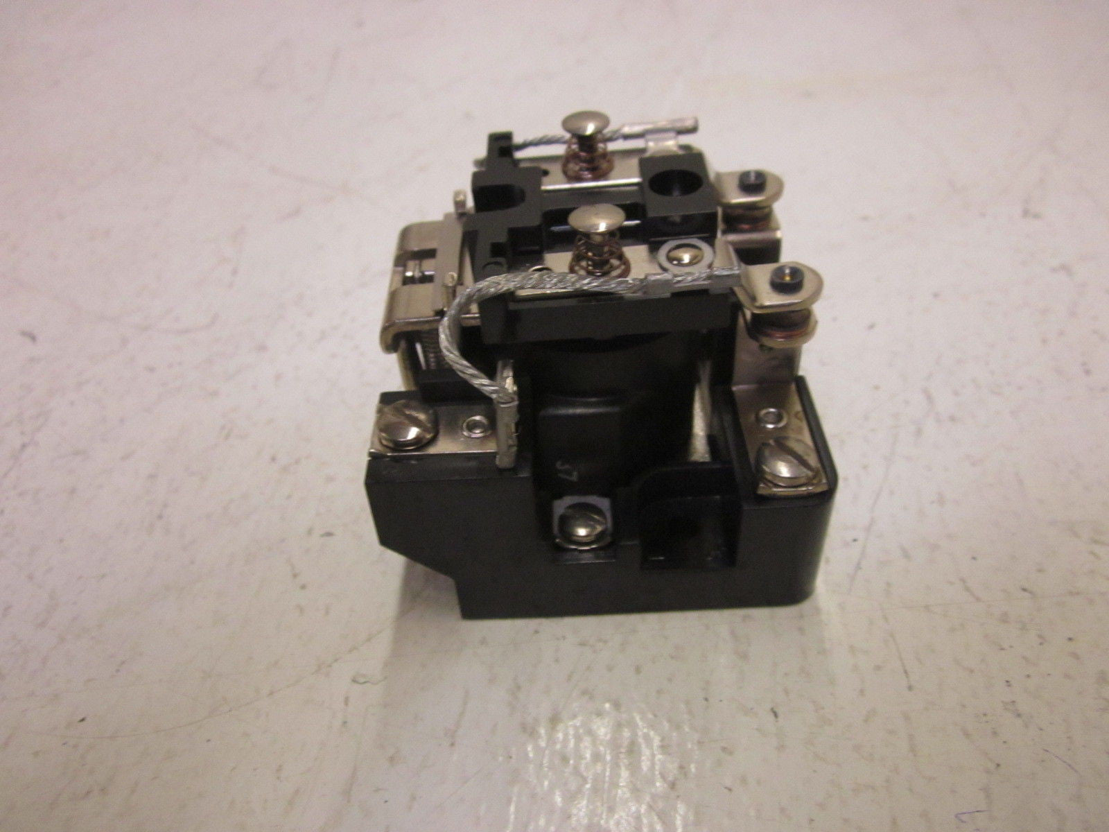 STRUTHERS-DUNN 425BXX RELAY 240V *NEW NO BOX*