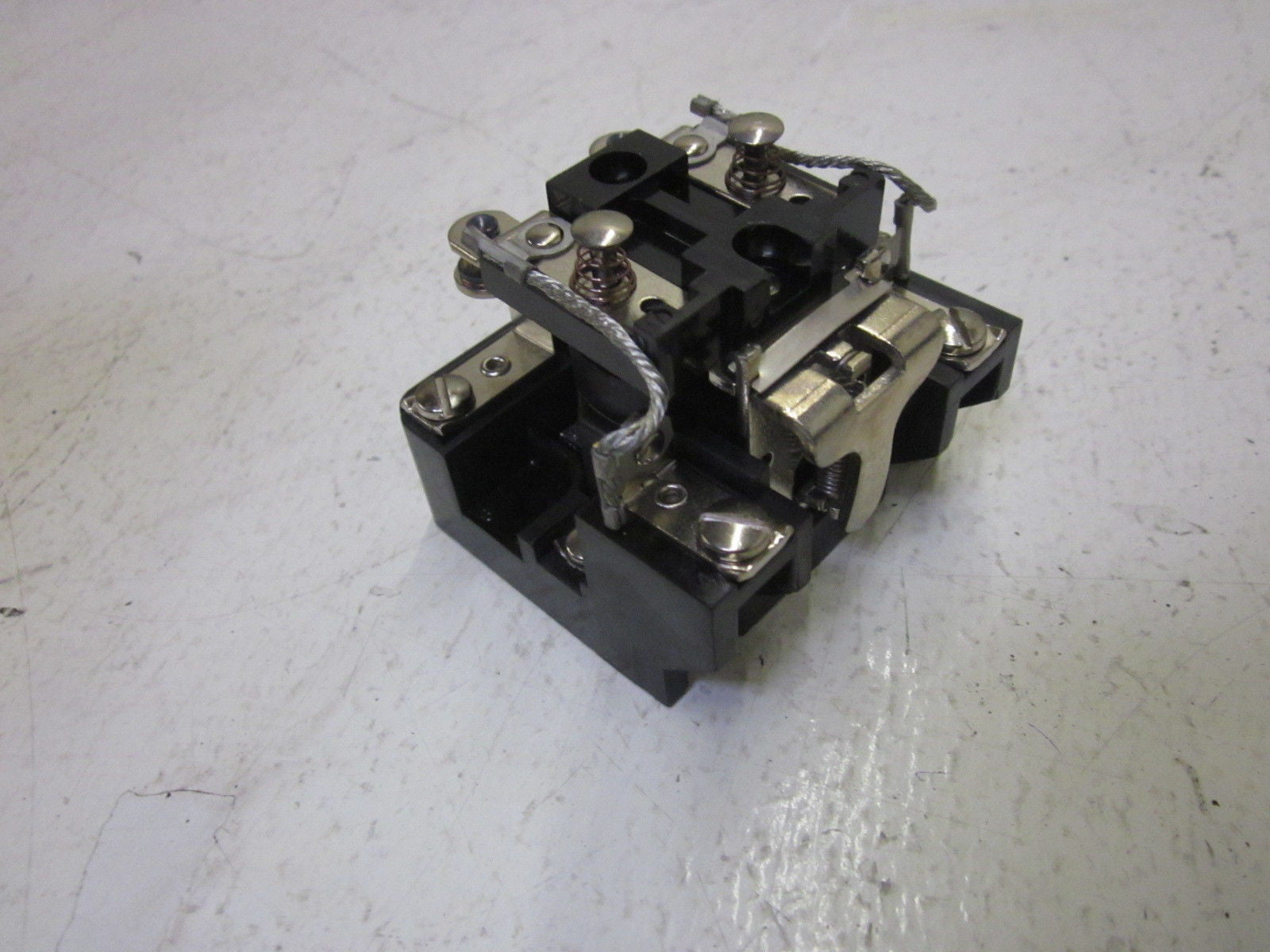 STRUTHERS-DUNN 425BXX RELAY 240V *NEW NO BOX*