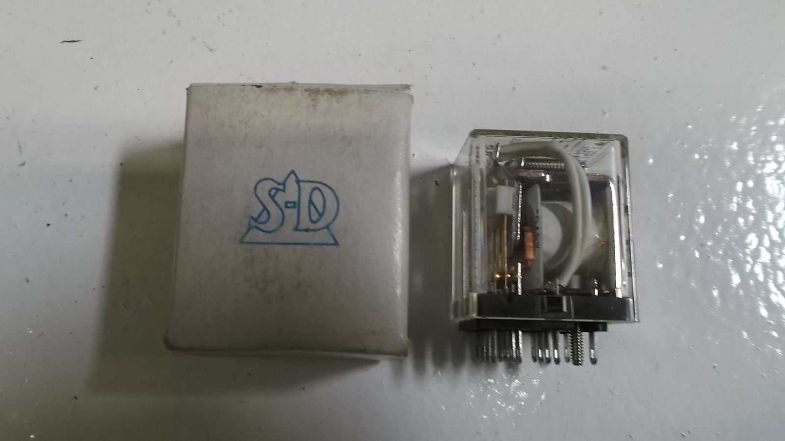 STUTHER AND DUNN RELAY C28LXDX100 *NEW IN BOX*