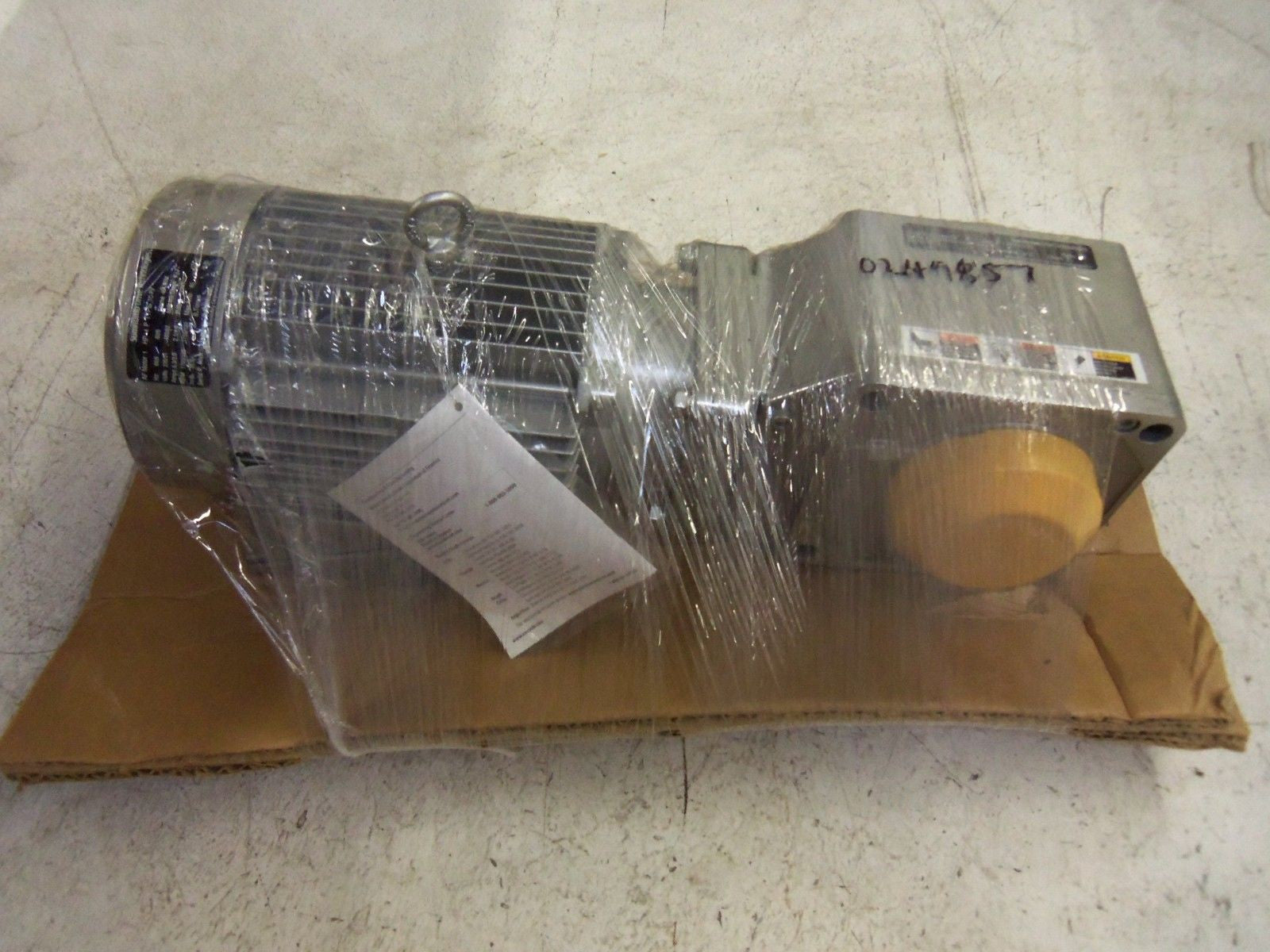 SUMITOMO RNYMS1-1420YC-AV-20 GEAR MOTOR *NEW IN BOX*