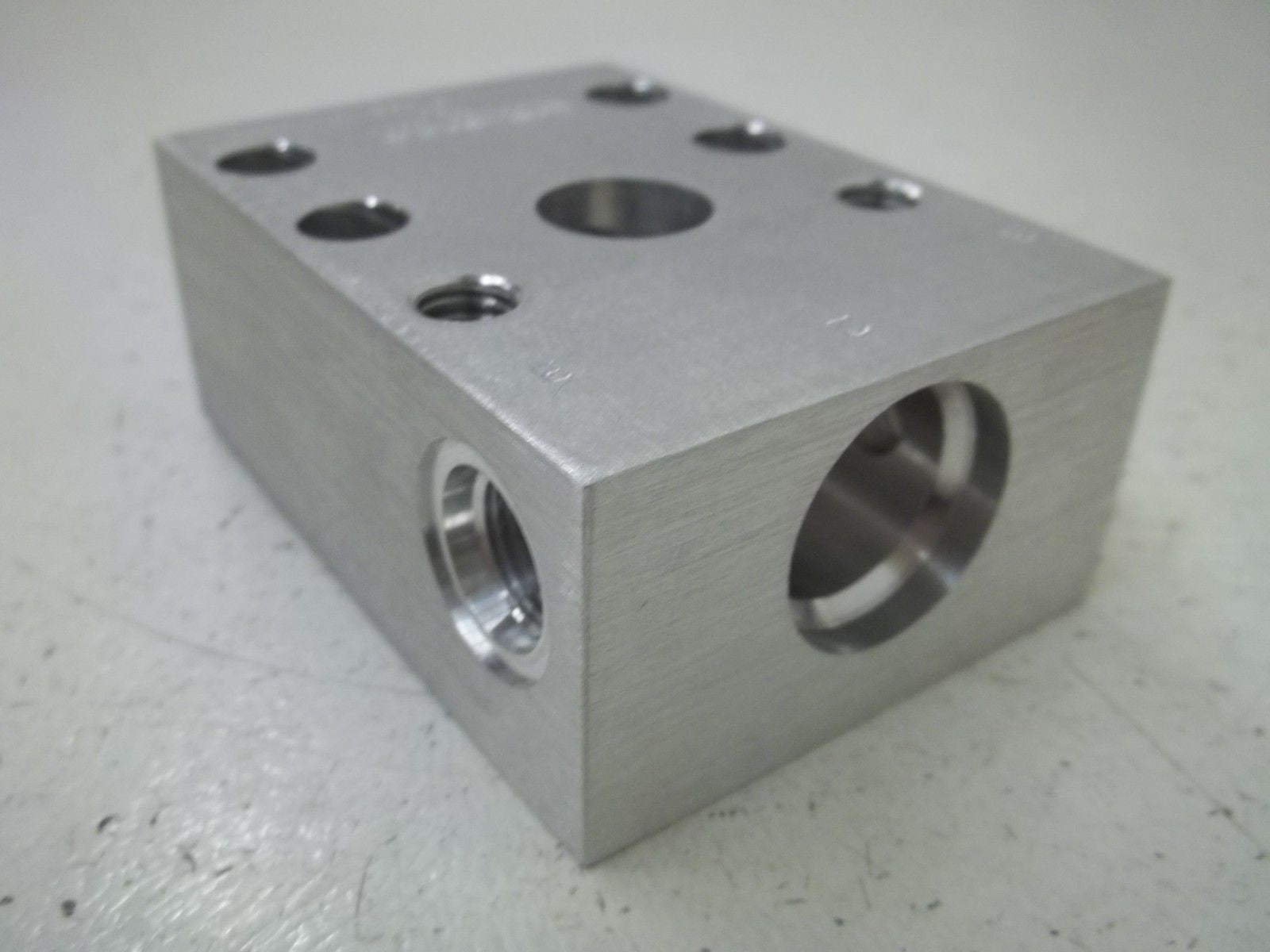 SUN HYDRAULICS ZNC *USED*