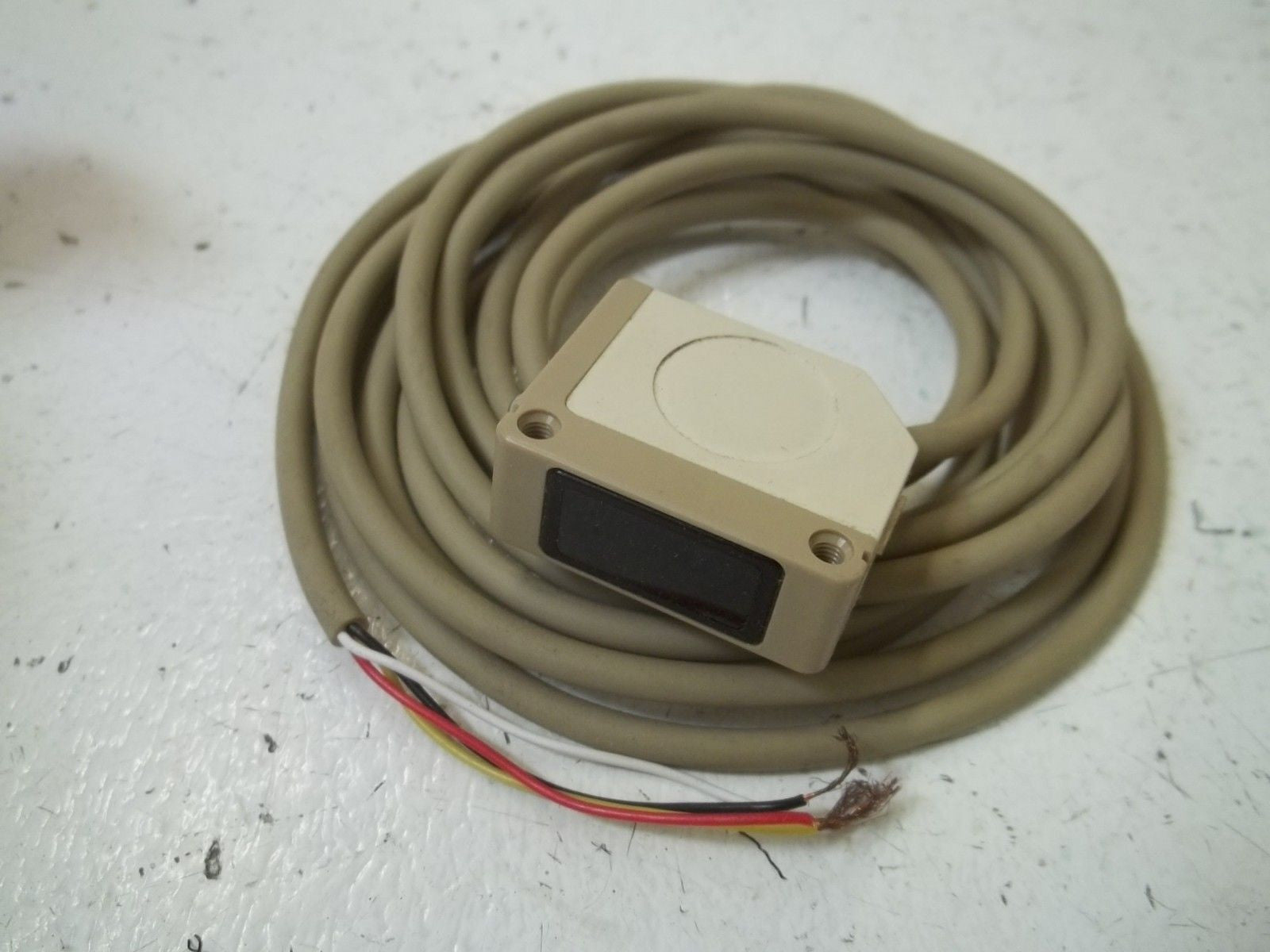 SUNX CX-RVM5 RETRO 5M IR 12-24VDC NPN W/RF-230 *USED*