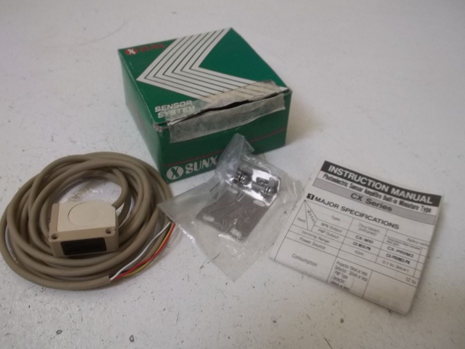 SUNX CX-RVM5 RETRO 5M IR 12-24VDC NPN W/RF-230 *USED*