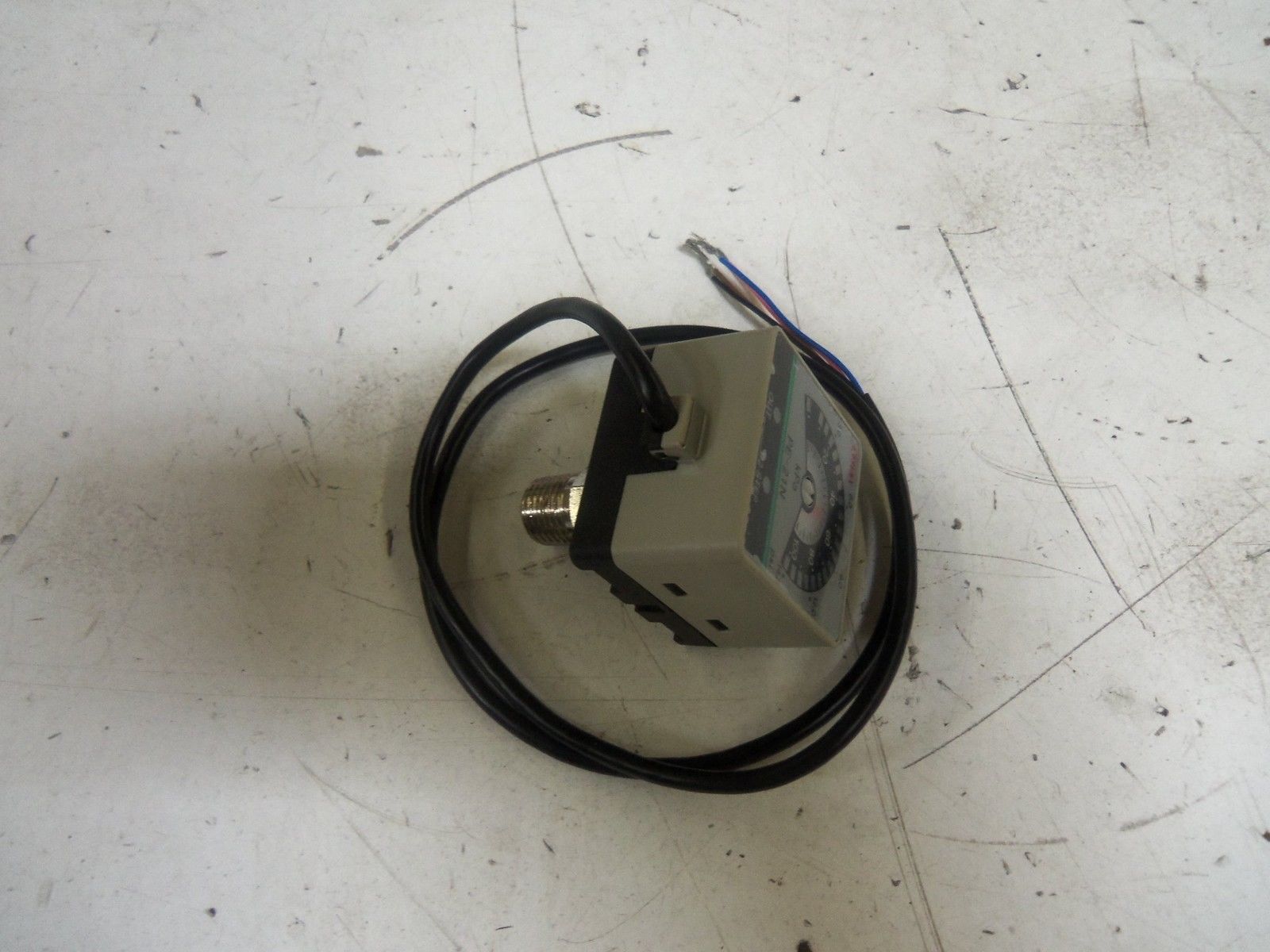SUNX PE-21N PRESSURE SENSOR *NEW NO BOX*