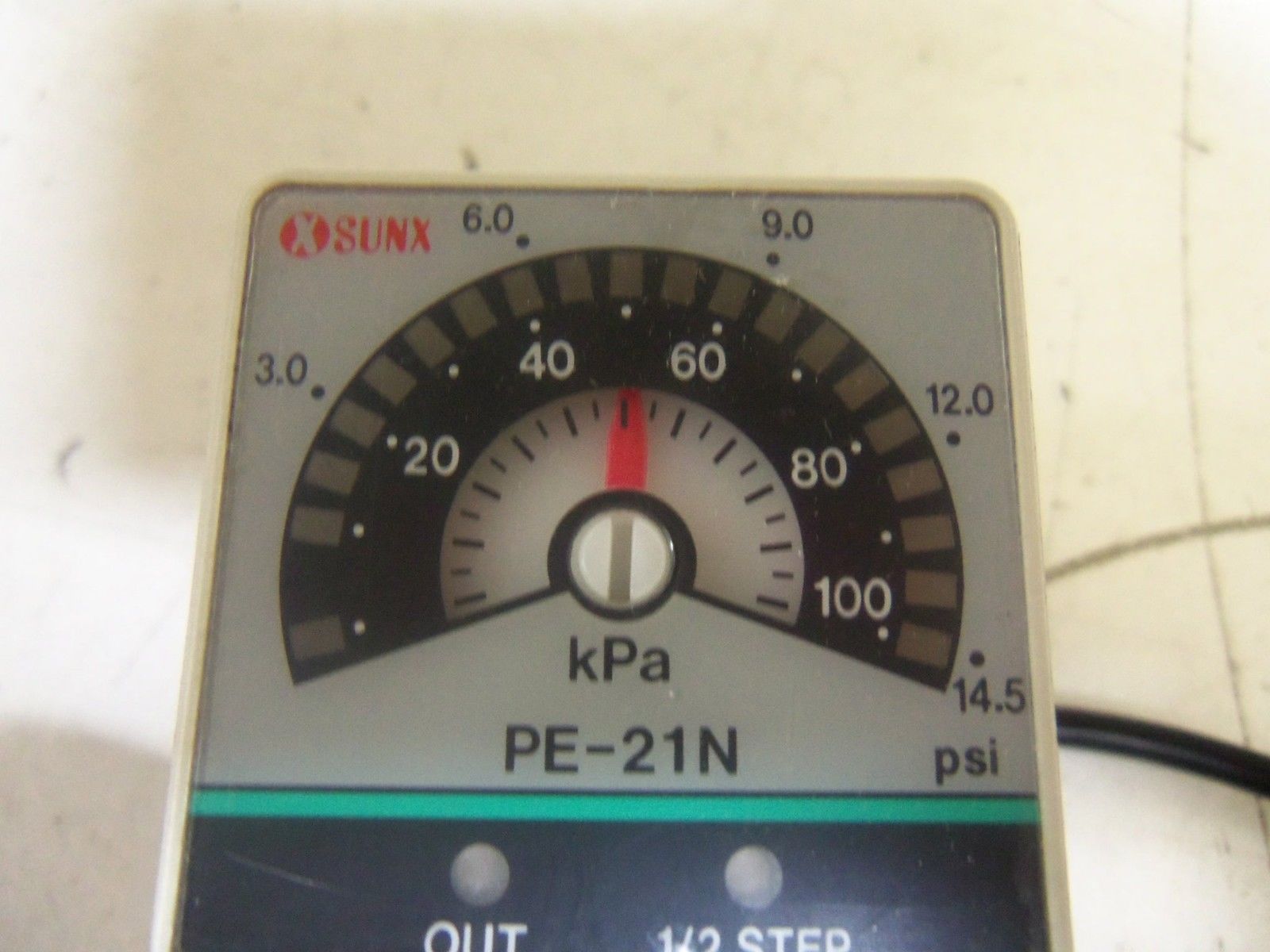 SUNX PE-21N PRESSURE SENSOR *NEW NO BOX*