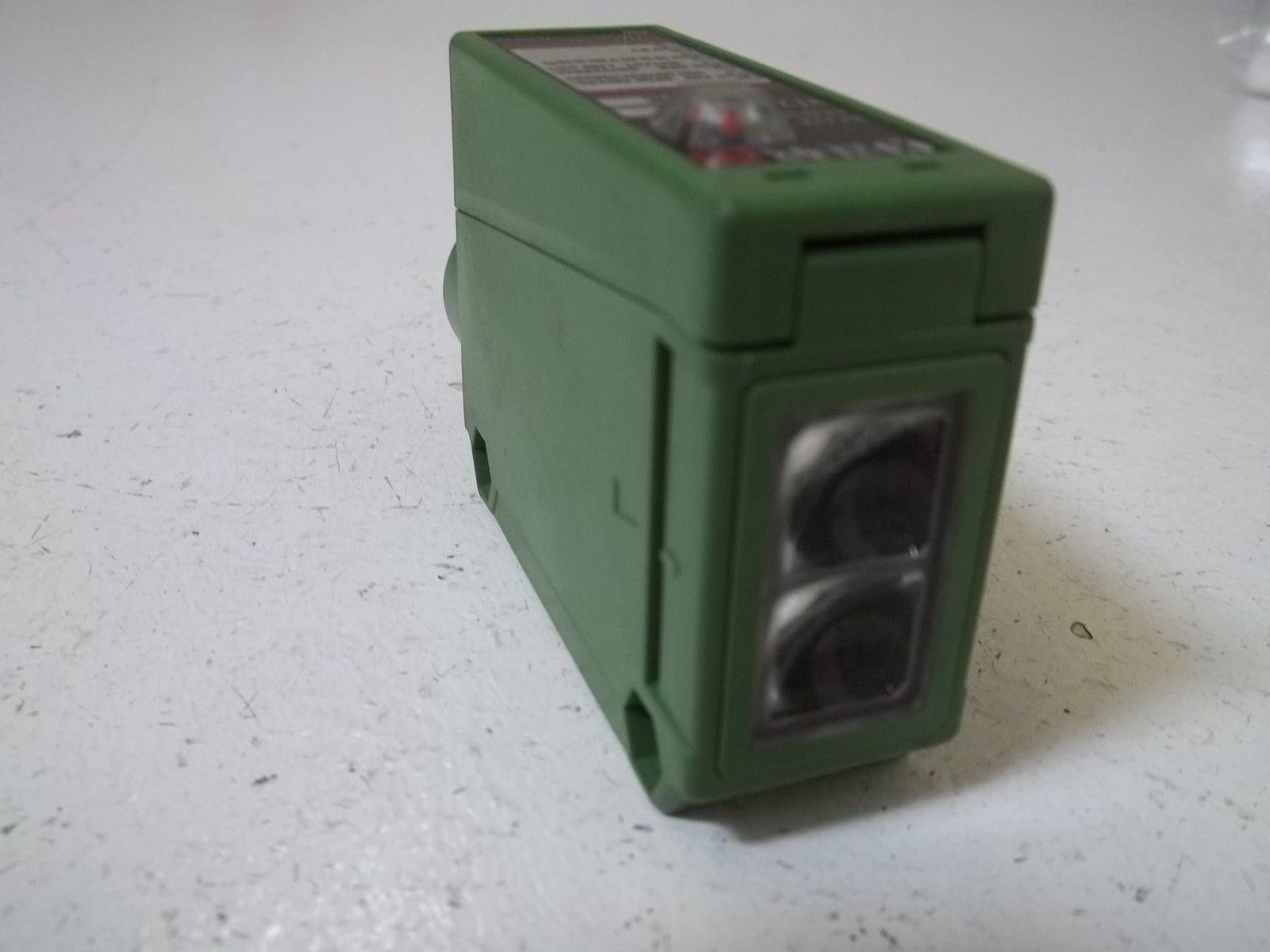 SUNX VF2-RM5 PHOTOELECTRIC SENSOR *USED*