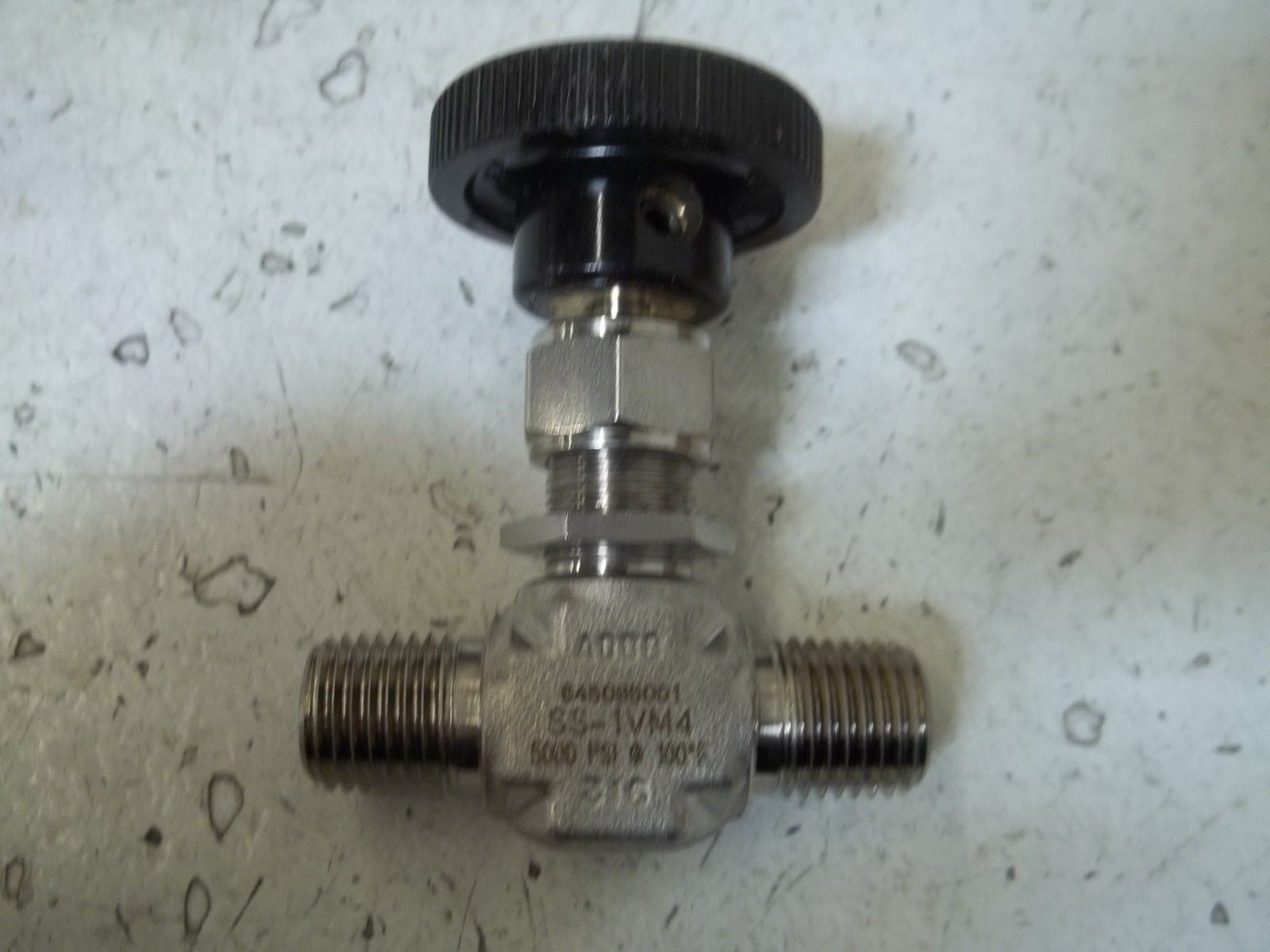 SWAGELOK SS-1VM4 NEEDLE VALVE *NEW NO BOX*