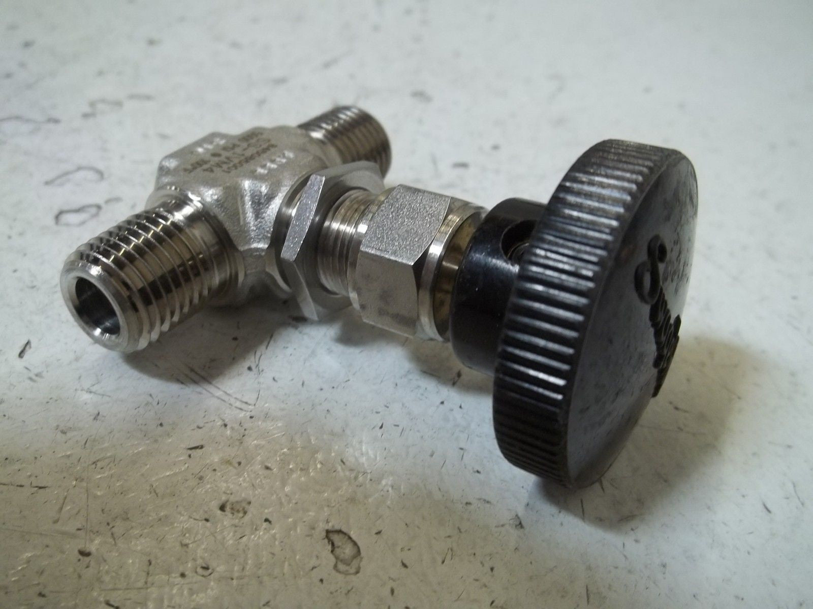 SWAGELOK SS-1VM4 NEEDLE VALVE *NEW NO BOX*
