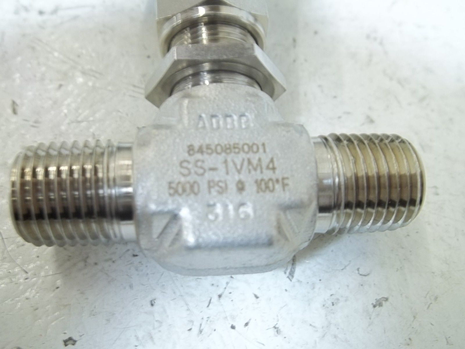 SWAGELOK SS-1VM4 NEEDLE VALVE *NEW NO BOX*