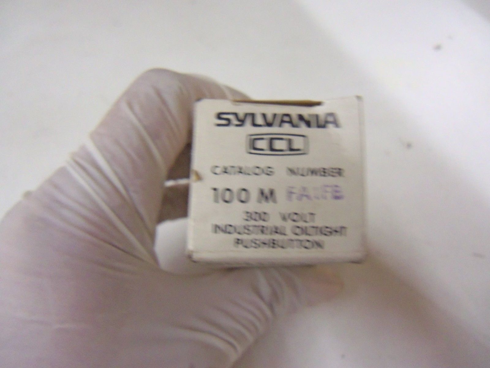 SYLVANIA 100MFA1BB *NEW IN BOX*