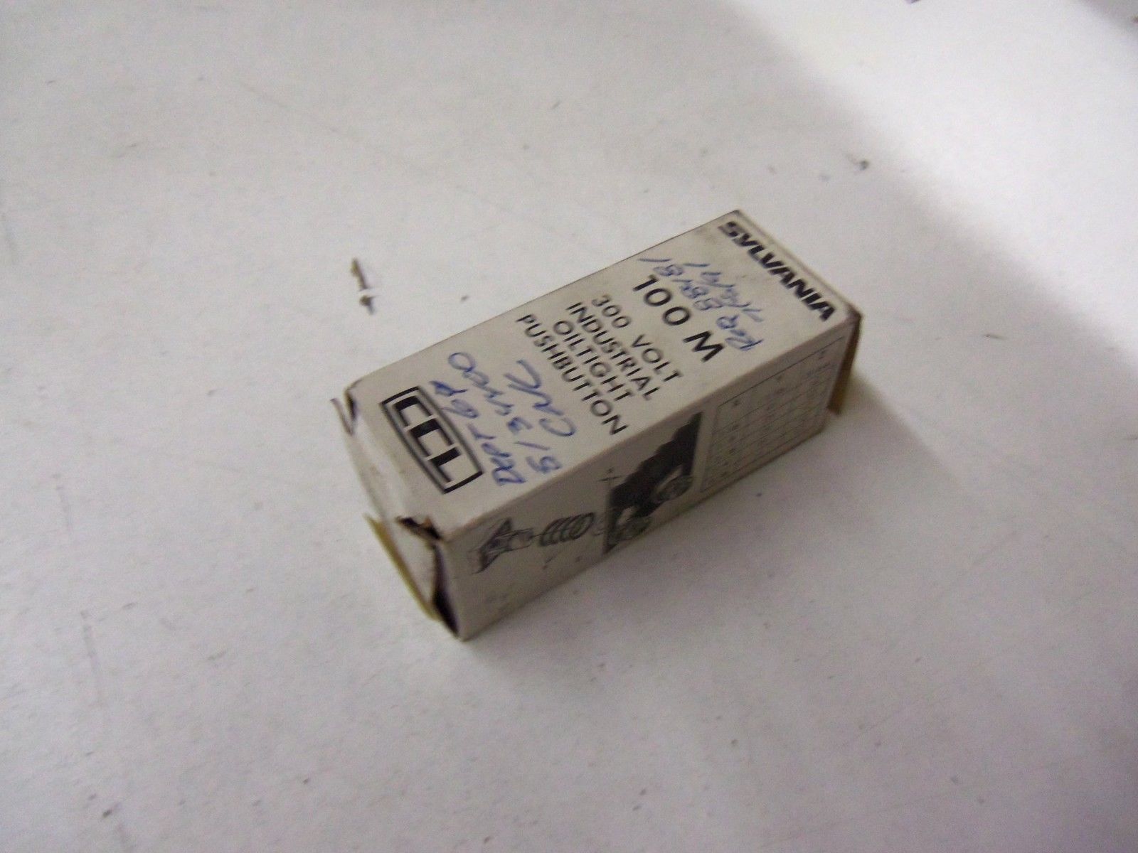 SYLVANIA 100MFA1BB *NEW IN BOX*