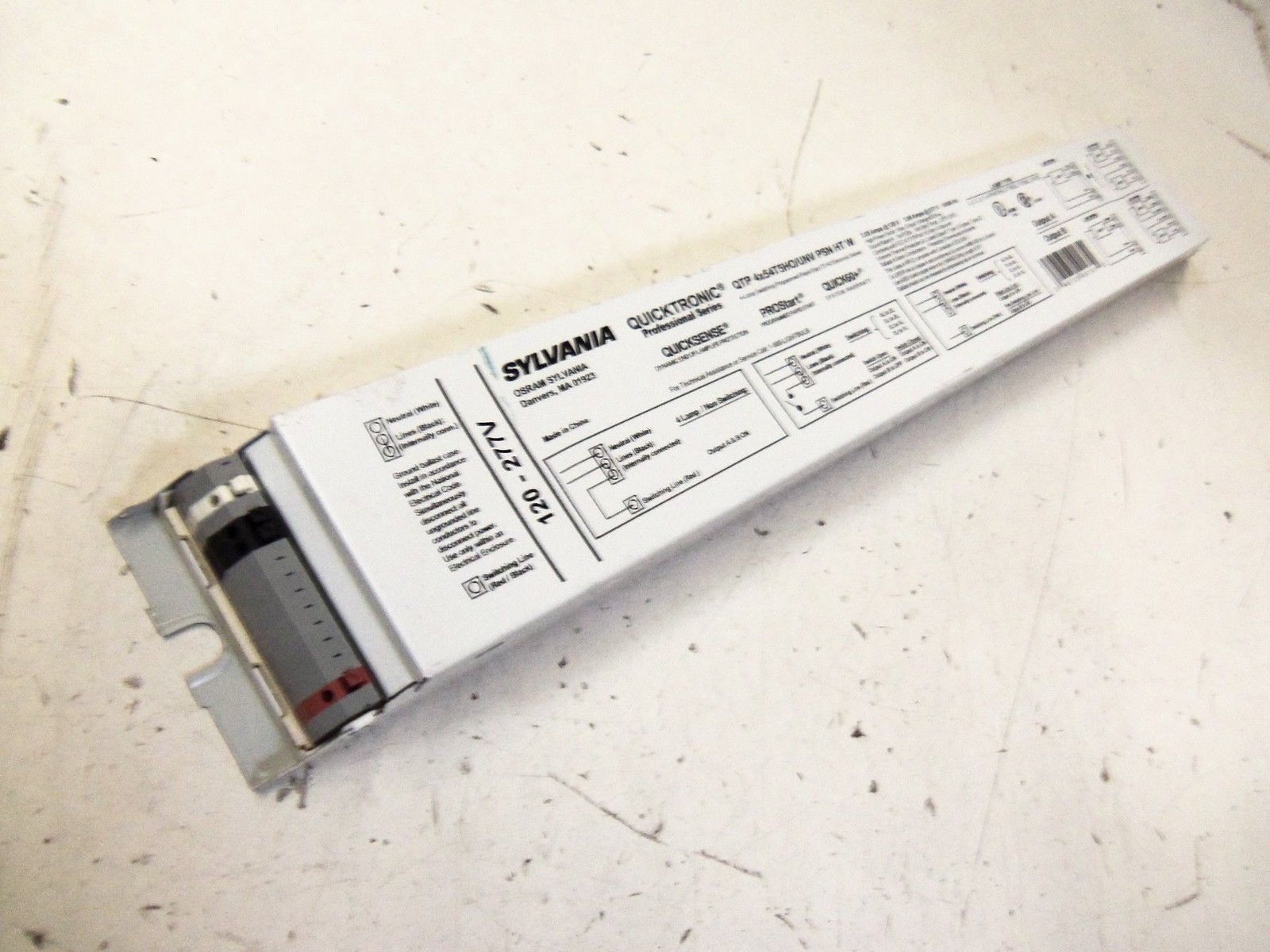 SYLVANIA QTP4X54T5HO  *NEW NO BOX*