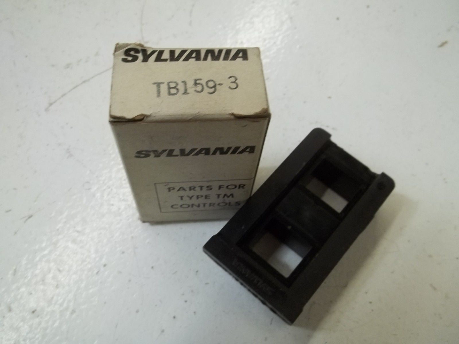 SYLVANIA TB159-3 *NEW IN BOX*