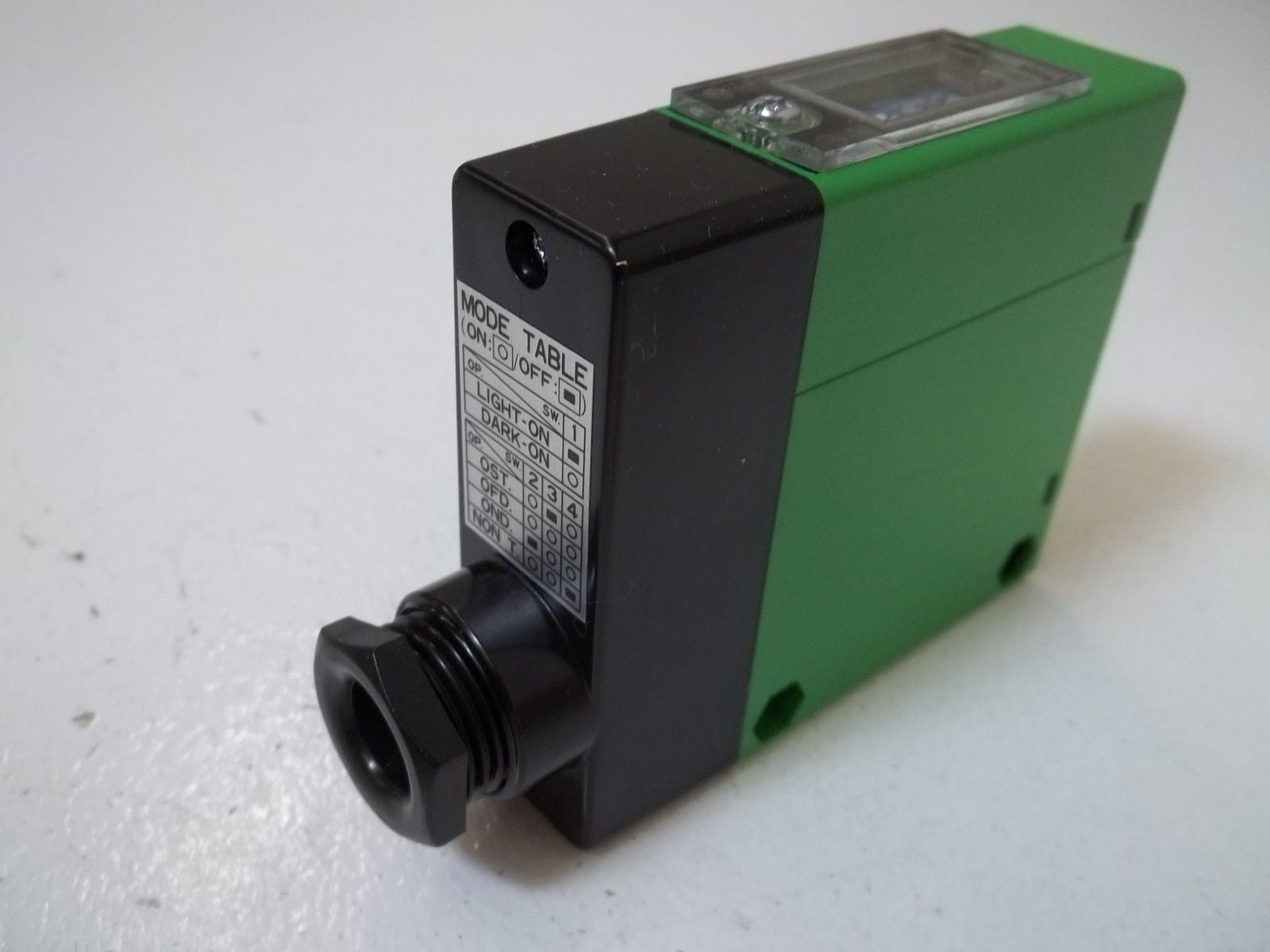 TAKENAKA AT10F PHOTOELECTRIC SENSOR RECEIVER TRANSMITTER *NEW IN BOX*
