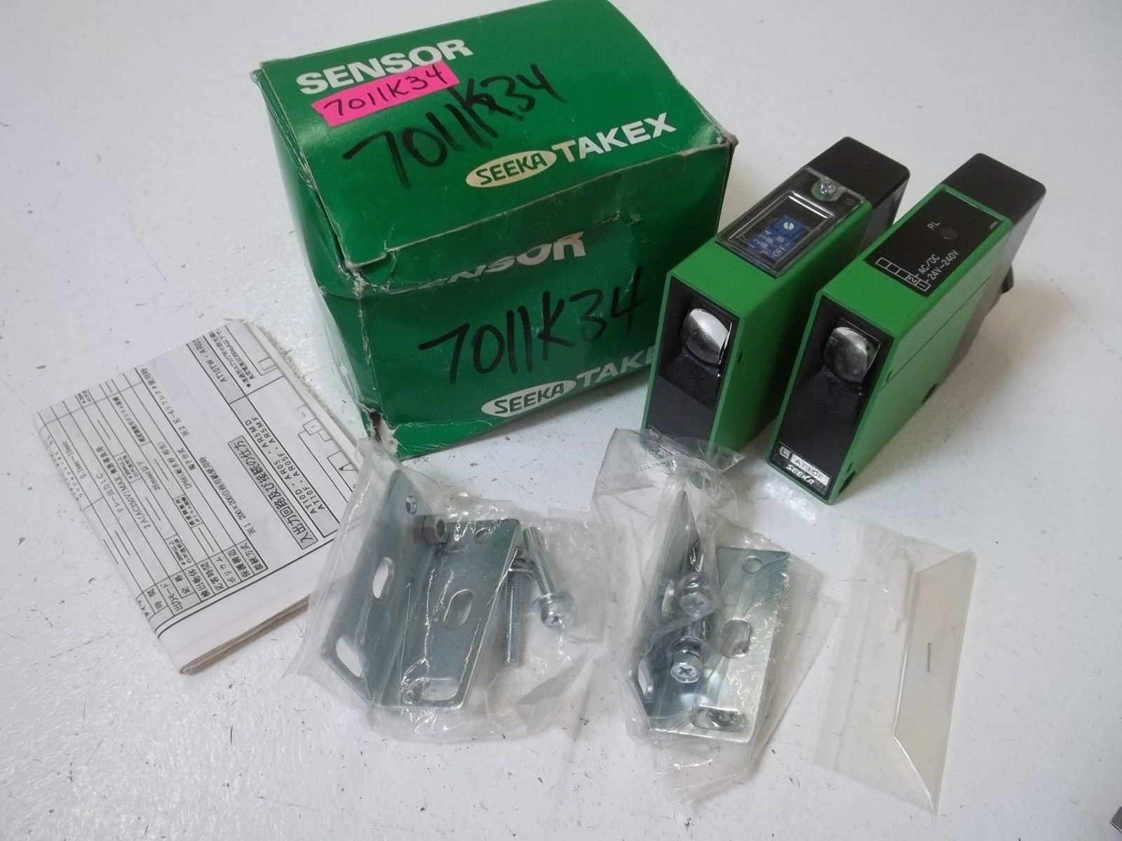TAKENAKA AT10F PHOTOELECTRIC SENSOR RECEIVER TRANSMITTER *NEW IN BOX*