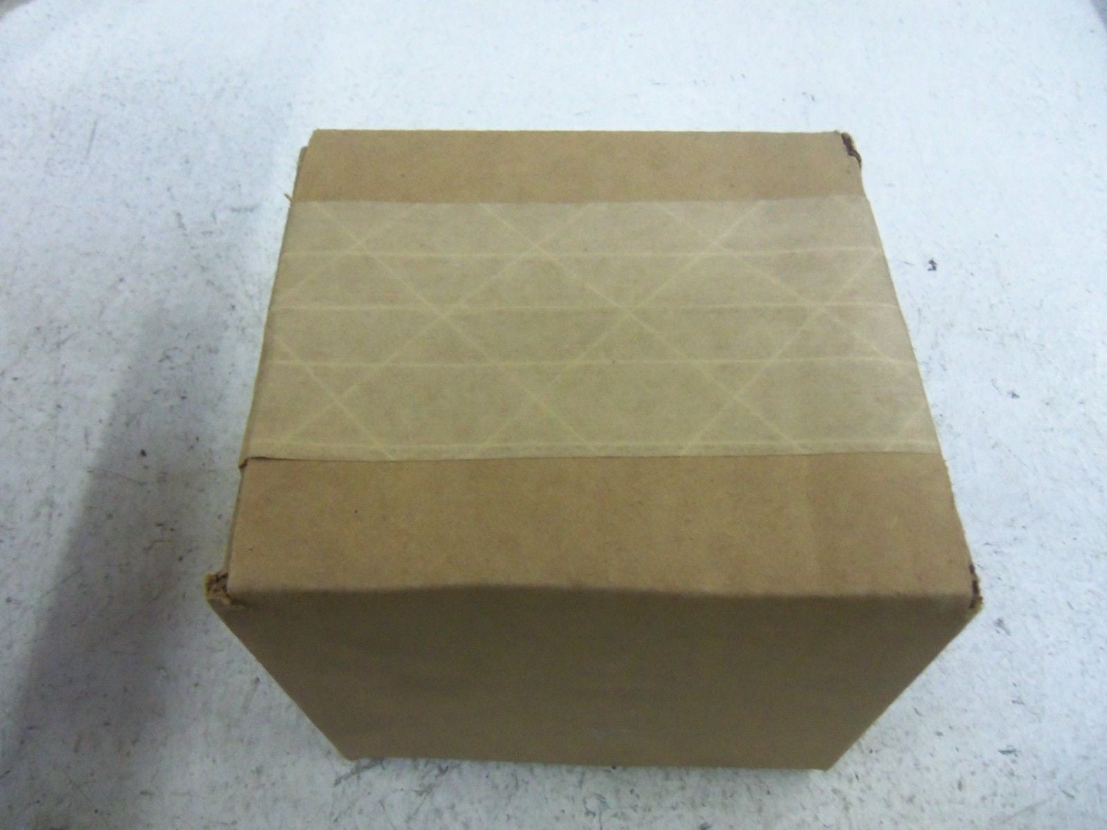 THOMAS & BETTS RUSSELLSTOLL 7X3RCF REPLACEMENT FLAP CAP *NEW IN BOX*