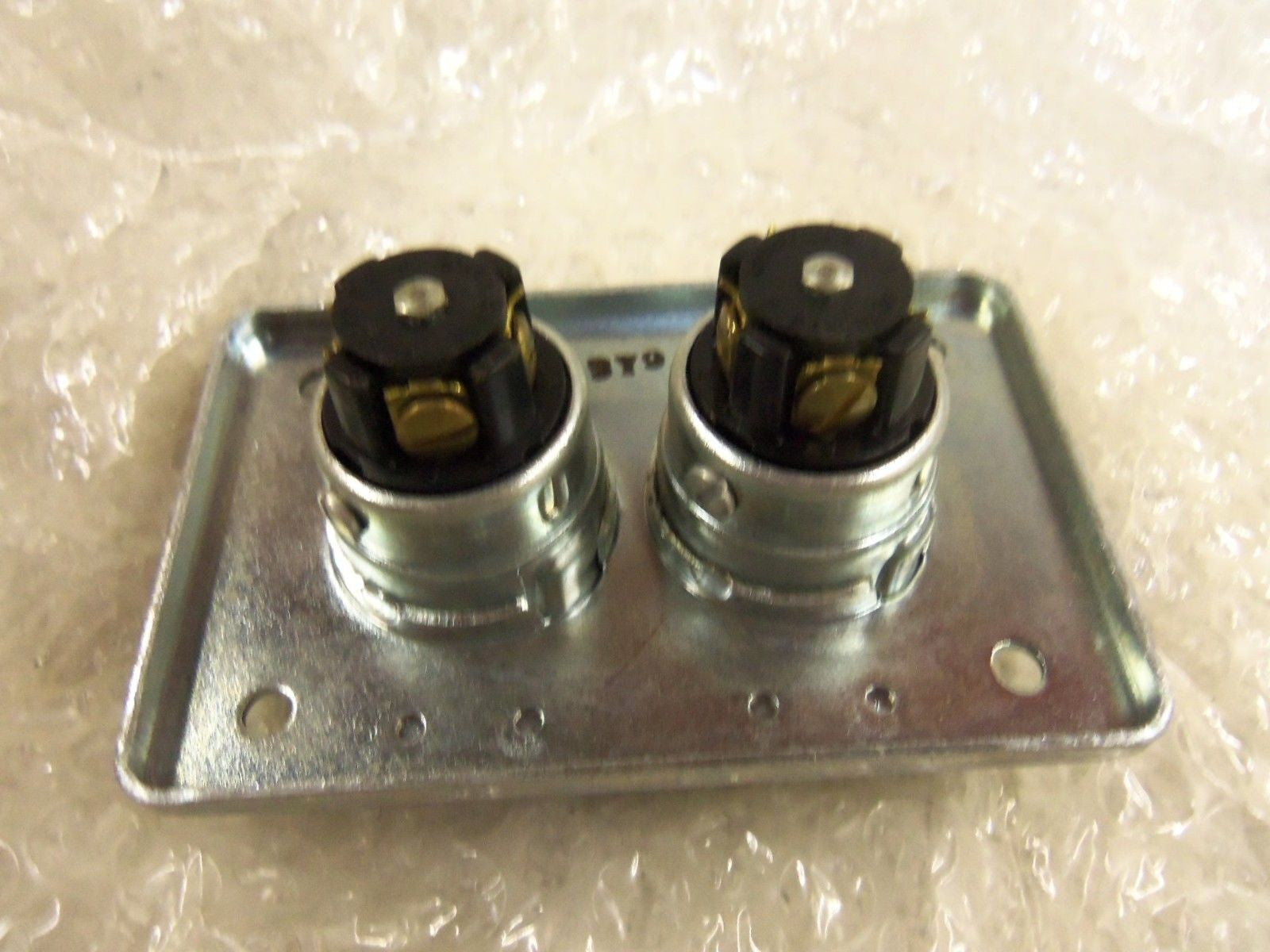 THOMAS & BETTS RUSSELLSTOLL EVER-LOK 8734R PLUG *NEW IN BOX*