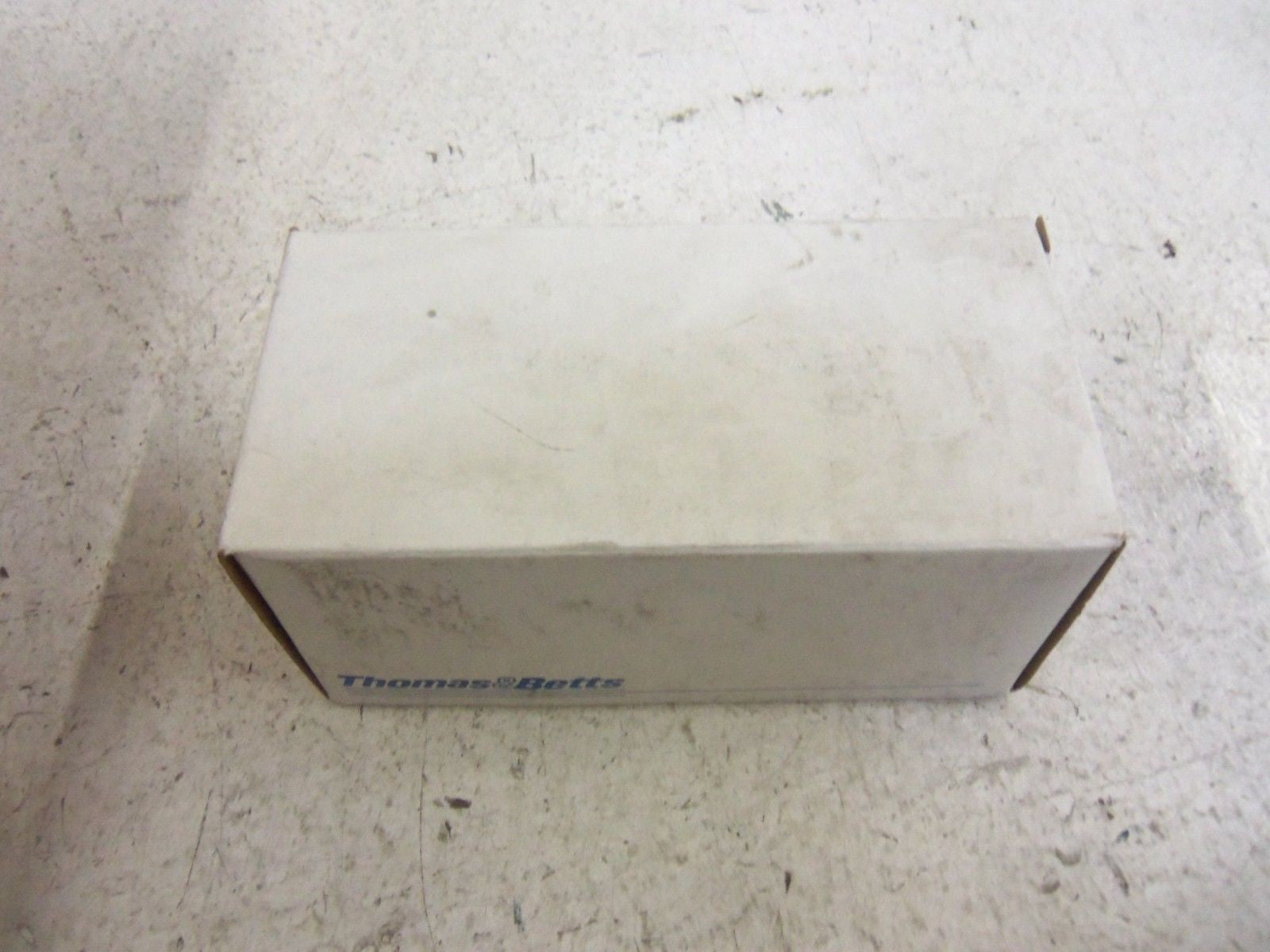 THOMAS & BETTS 8735 RECEPTACLE *NEW IN BOX*