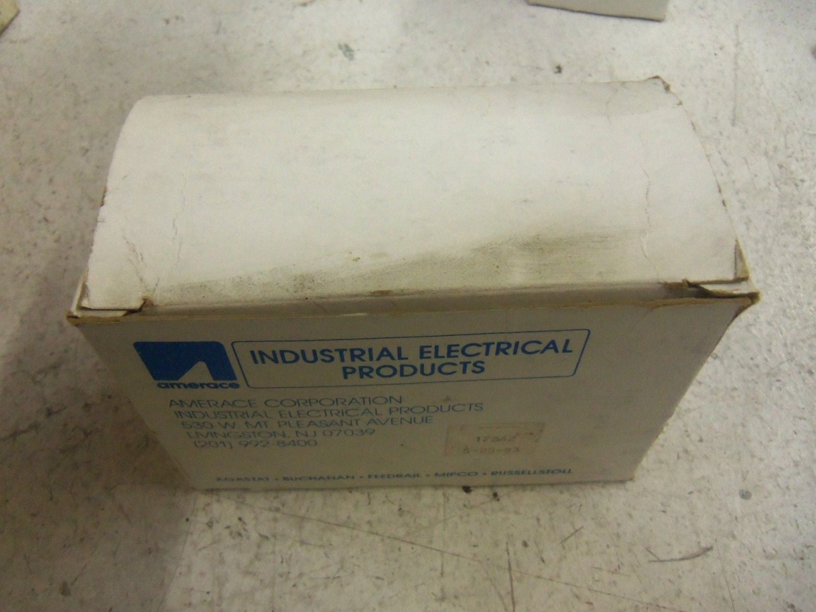 THOMAS & BETTS RUSSELLSTOLL EVER-LOK SKWR9G RECEPTACLE *NEW IN BOX*