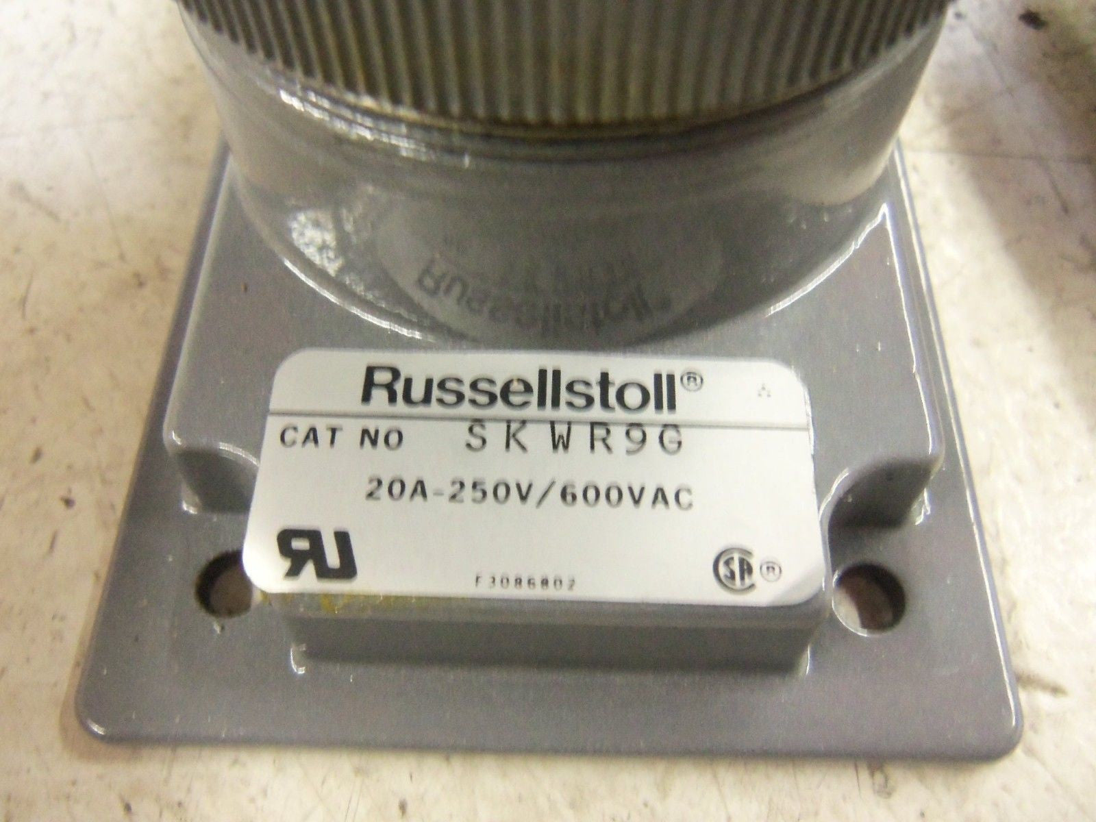 THOMAS & BETTS RUSSELLSTOLL EVER-LOK SKWR9G RECEPTACLE *NEW IN BOX*