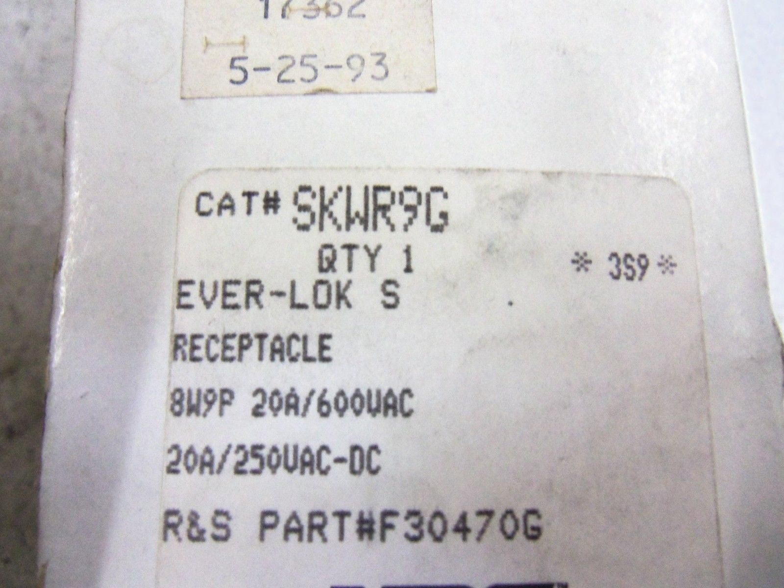 THOMAS & BETTS RUSSELLSTOLL EVER-LOK SKWR9G RECEPTACLE *NEW IN BOX*