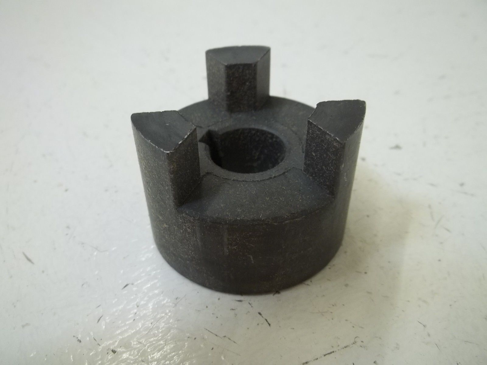 TBWOODS L07558 L-JAW HUB 5/8" *NEW IN BOX*