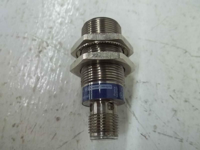 TELELEMCANIQUE XS518B1PAM12 *USED*
