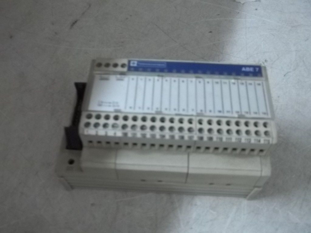 TELEMECANIQUE ABE7-H16R11 *USED*