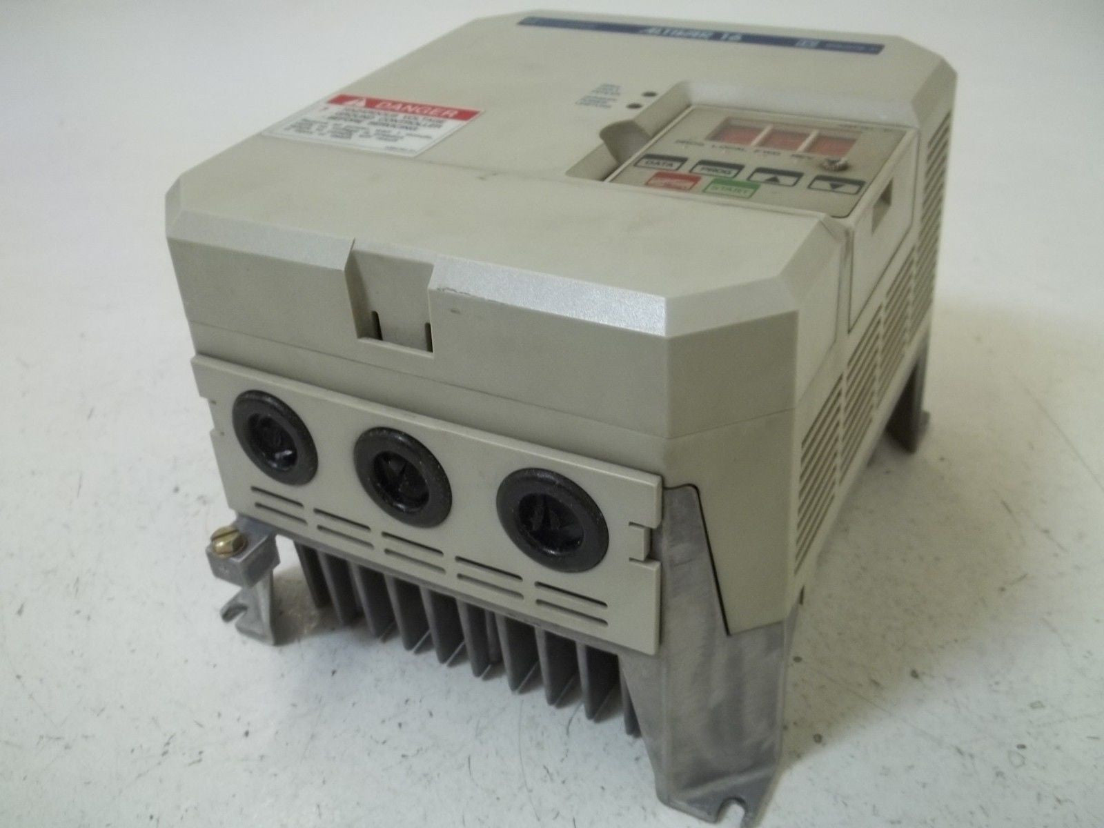 TELEMECANIQUE ATV16U18N4 AC DRIVE CONTROLLER *USED*