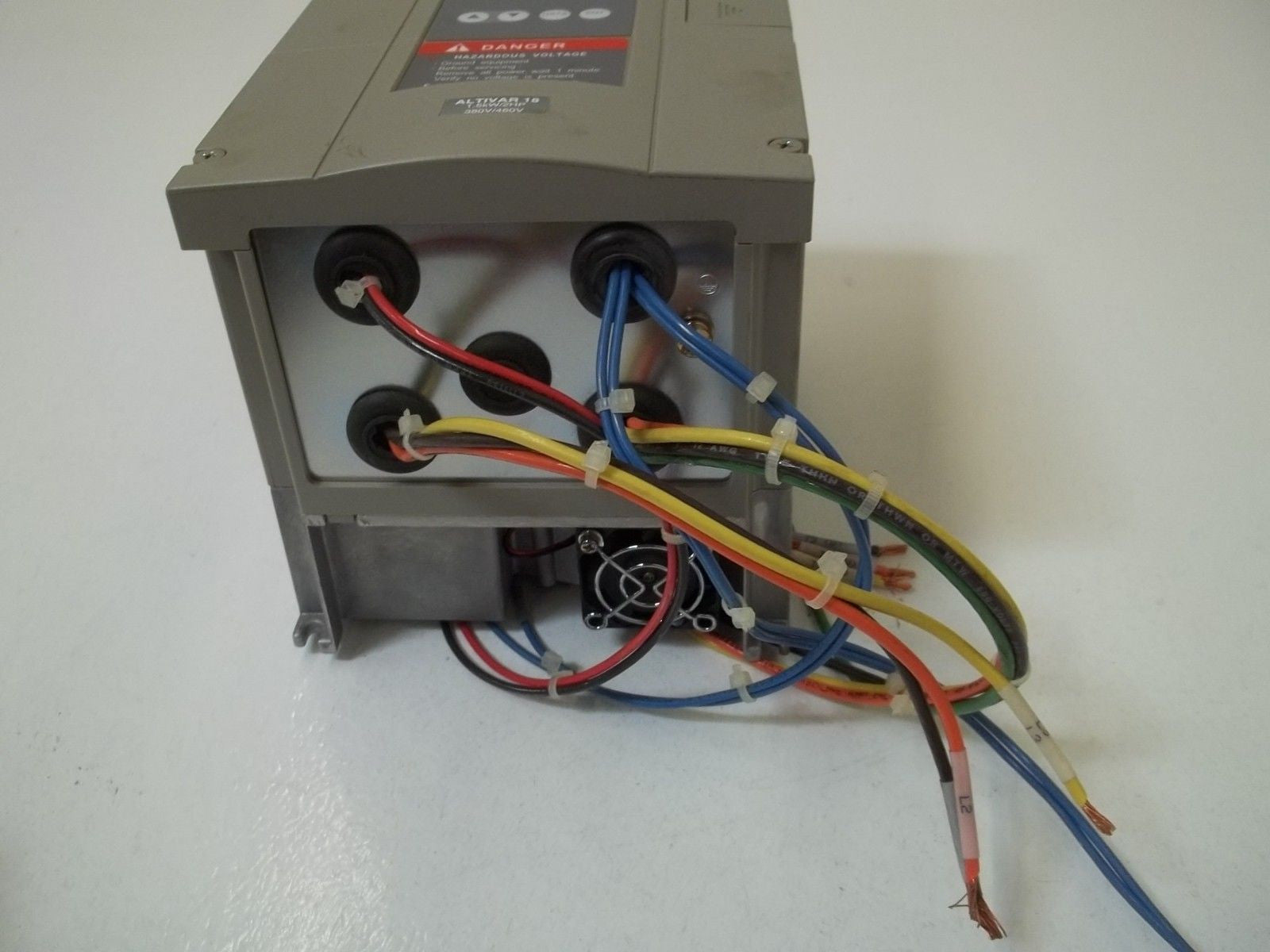 TELEMECANIQUE ATV18U29N4 *USED*