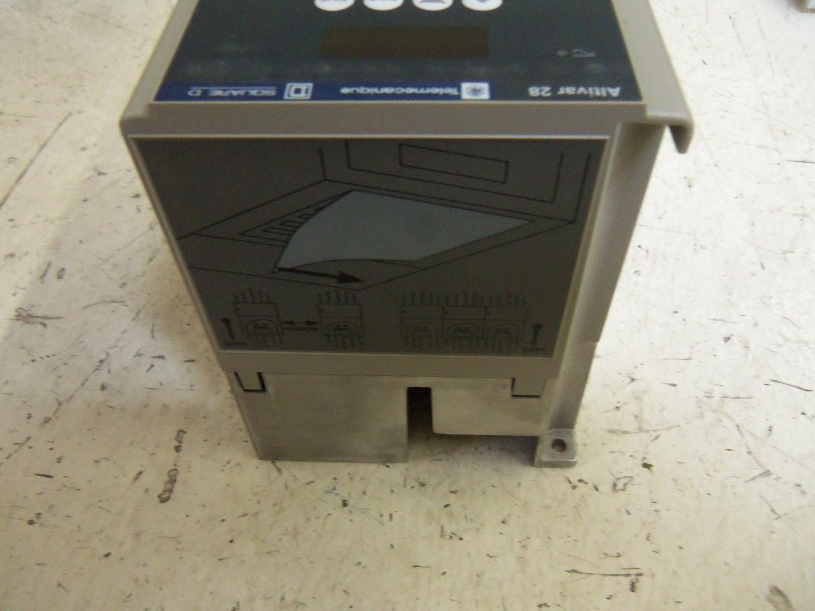 TELEMECANIQUE ATV28HU09M2U DRIVE *USED*