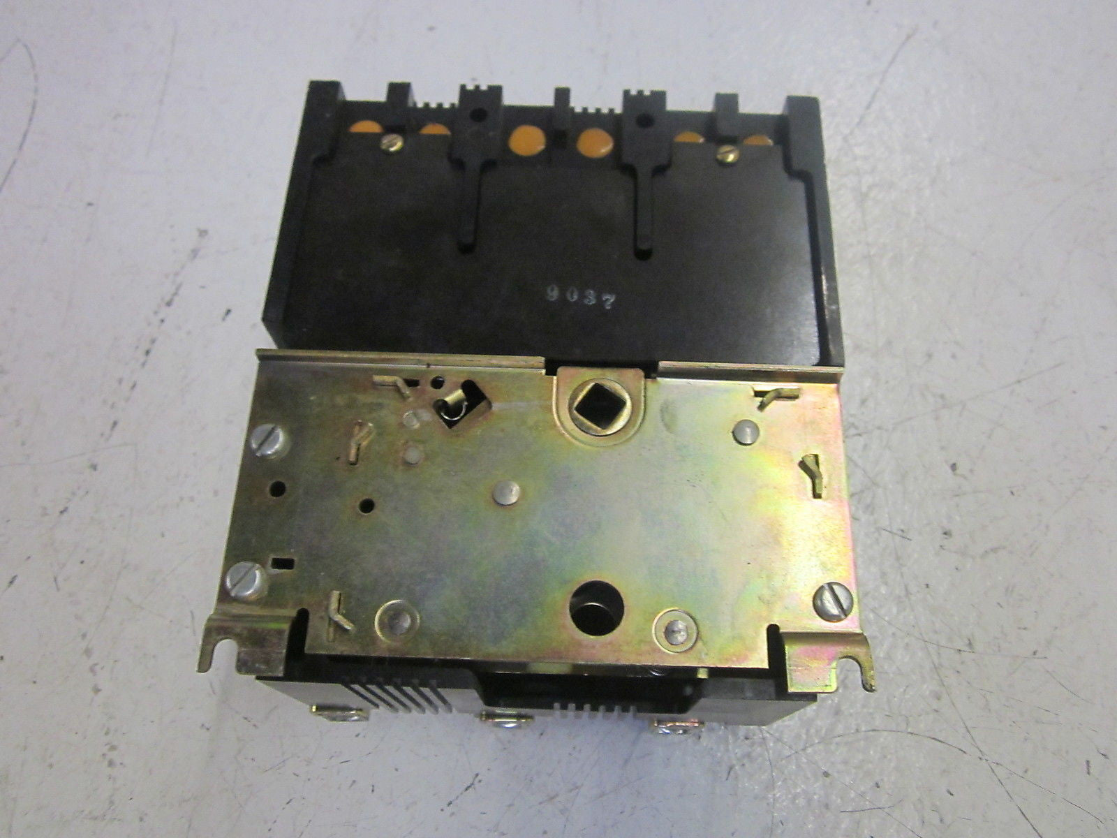 TELEMECANIQUE D10S2 DISCONNECT WITCH 60A 600V (AS PICTURED) *USED*