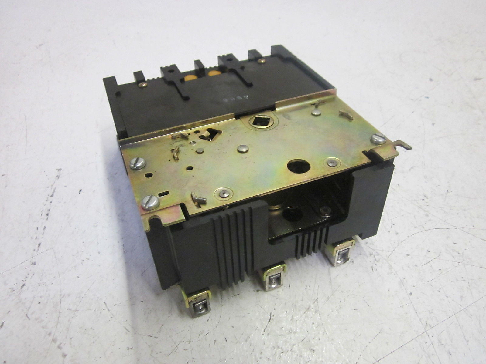 TELEMECANIQUE D10S2 DISCONNECT WITCH 60A 600V (AS PICTURED) *USED*