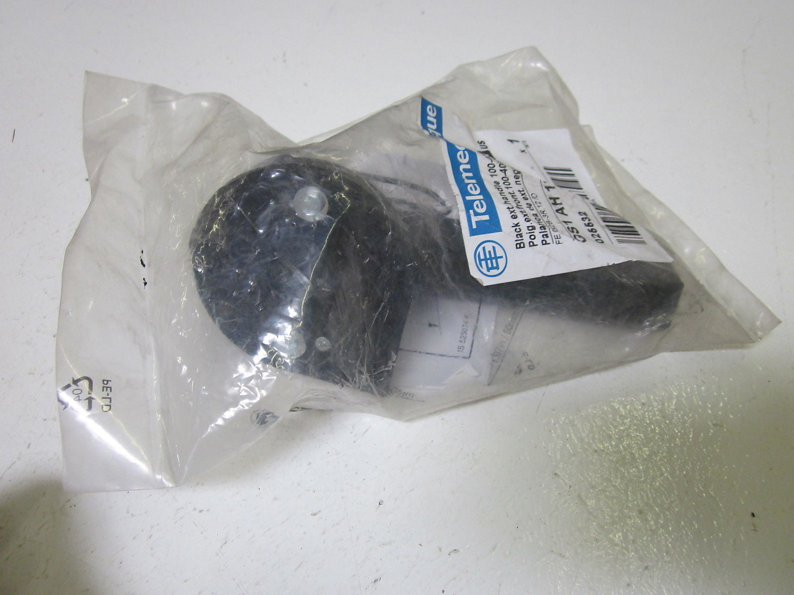 TELEMECANIQUE GS1AH130 DISCONNECT SWITCH BLACK HANDLE *NEW IN A FACTORY BAG*