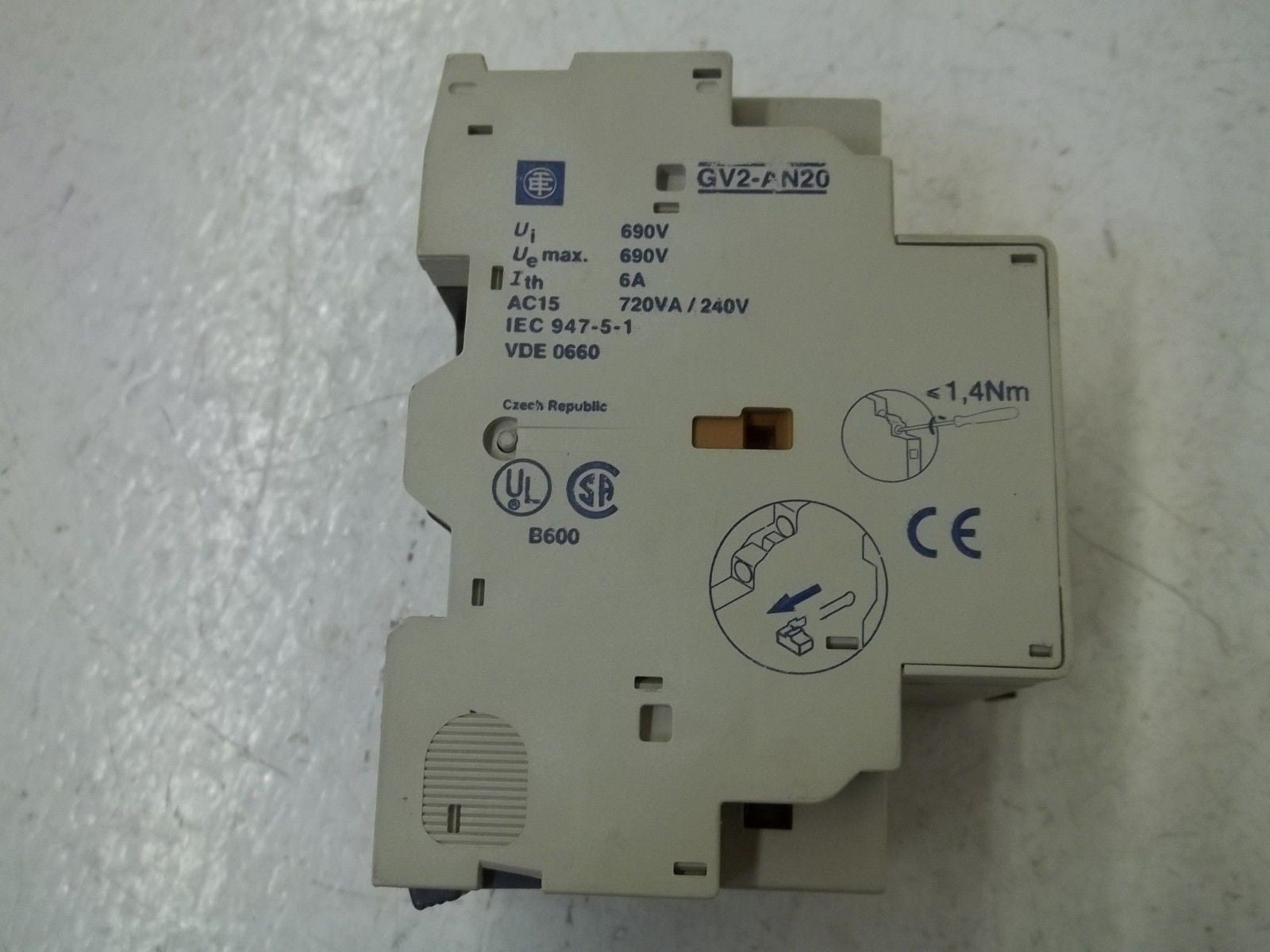 TELEMECANIQUE GV2-M06 WITH GV2-AN20 STARTER PROTECTOR *USED*