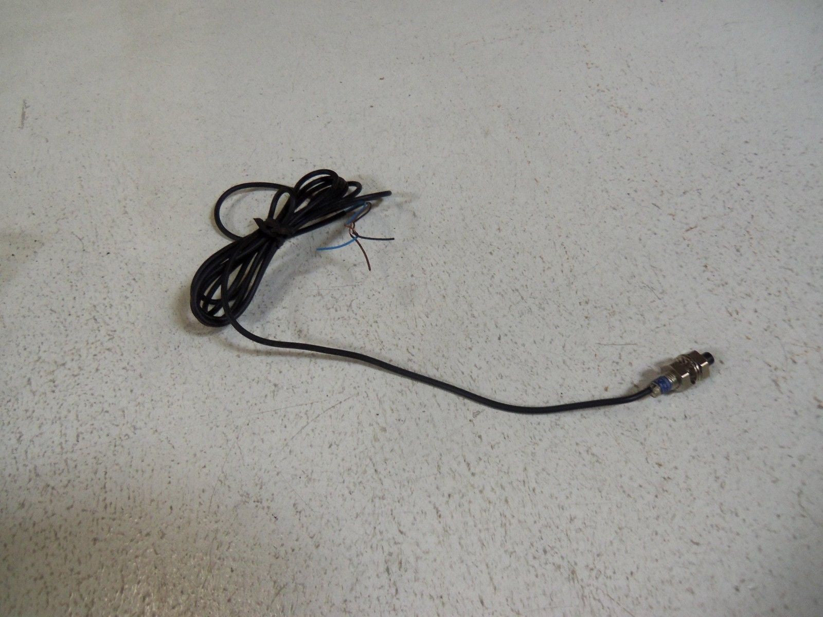 TELEMECANIQUE INDUCTIVE  PROXIMITY SWITCH  XS2N08NA340 *USED*